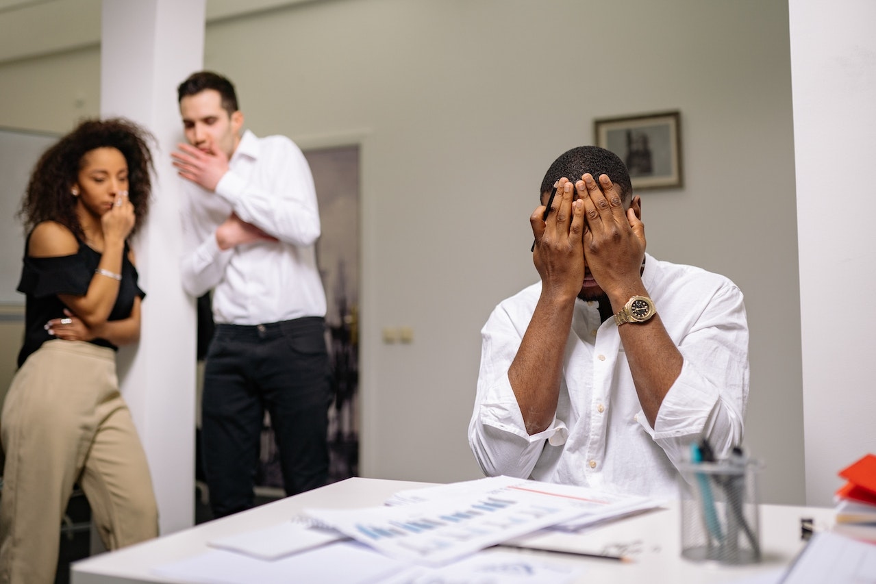Recognizing Undermining Behavior: 31 Signs of a Friendship That Doesn t Value You
