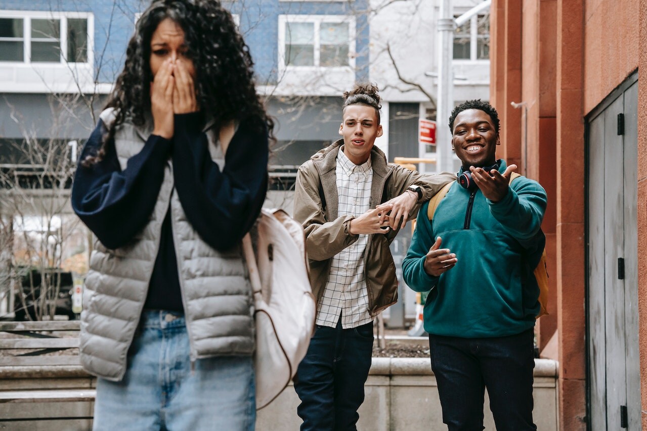 Recognizing Undermining Behavior: 31 Signs of a Friendship That Doesn t Value You