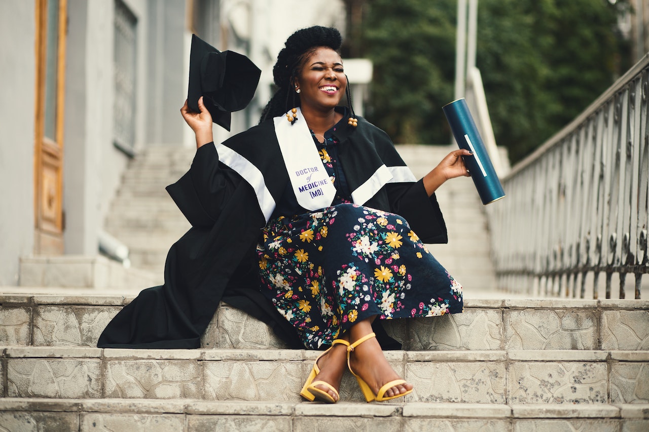 Heartfelt Graduation Wishes for Your Daughter: Celebrate Her Achievement