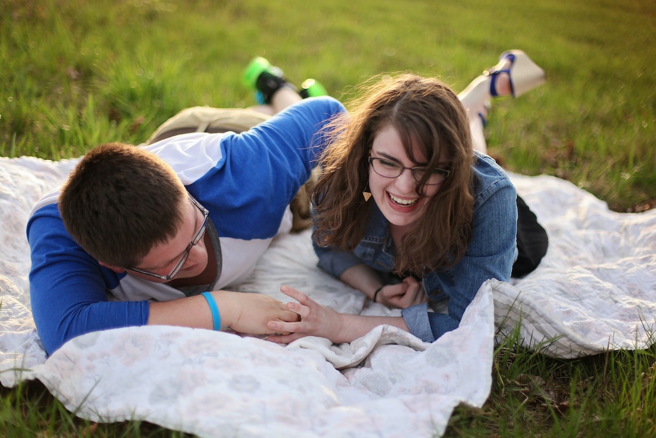 151 Marriage Jokes: Boost Connection & Laughter in Your Relationship