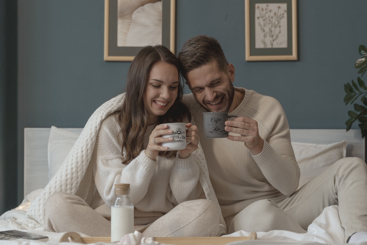 151 Marriage Jokes: Boost Connection & Laughter in Your Relationship