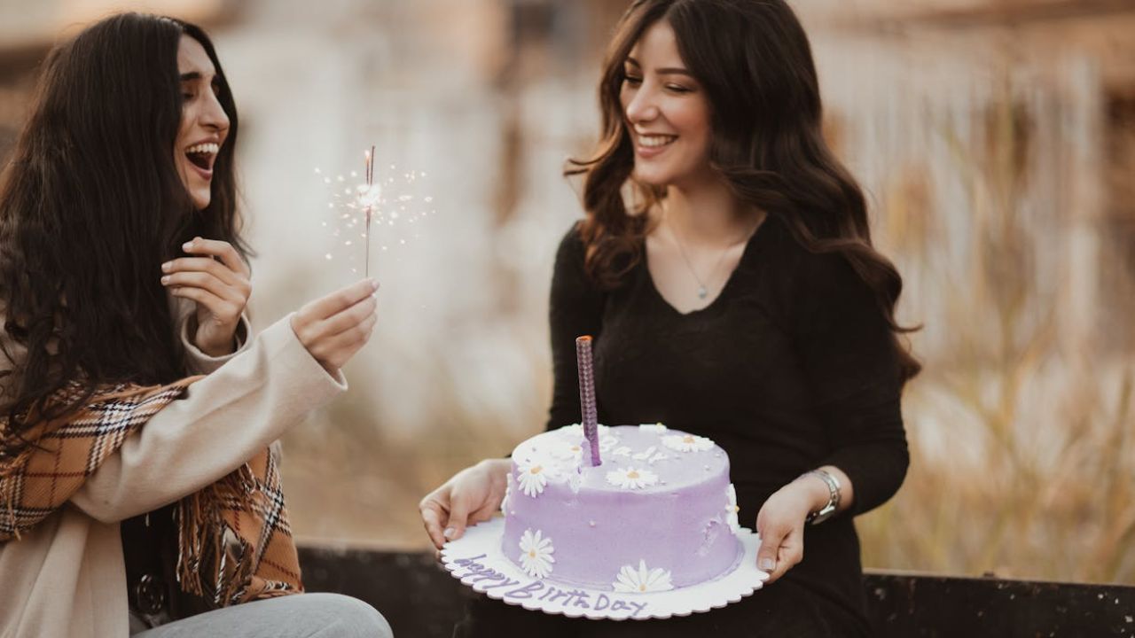 Heartfelt Birthday Wishes for Your Sister: 140+ Messages