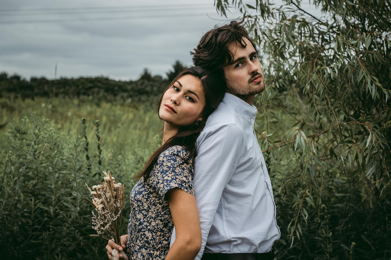 Is Your Relationship Moving Too Fast? 13 Warning Signs & How to Slow Down