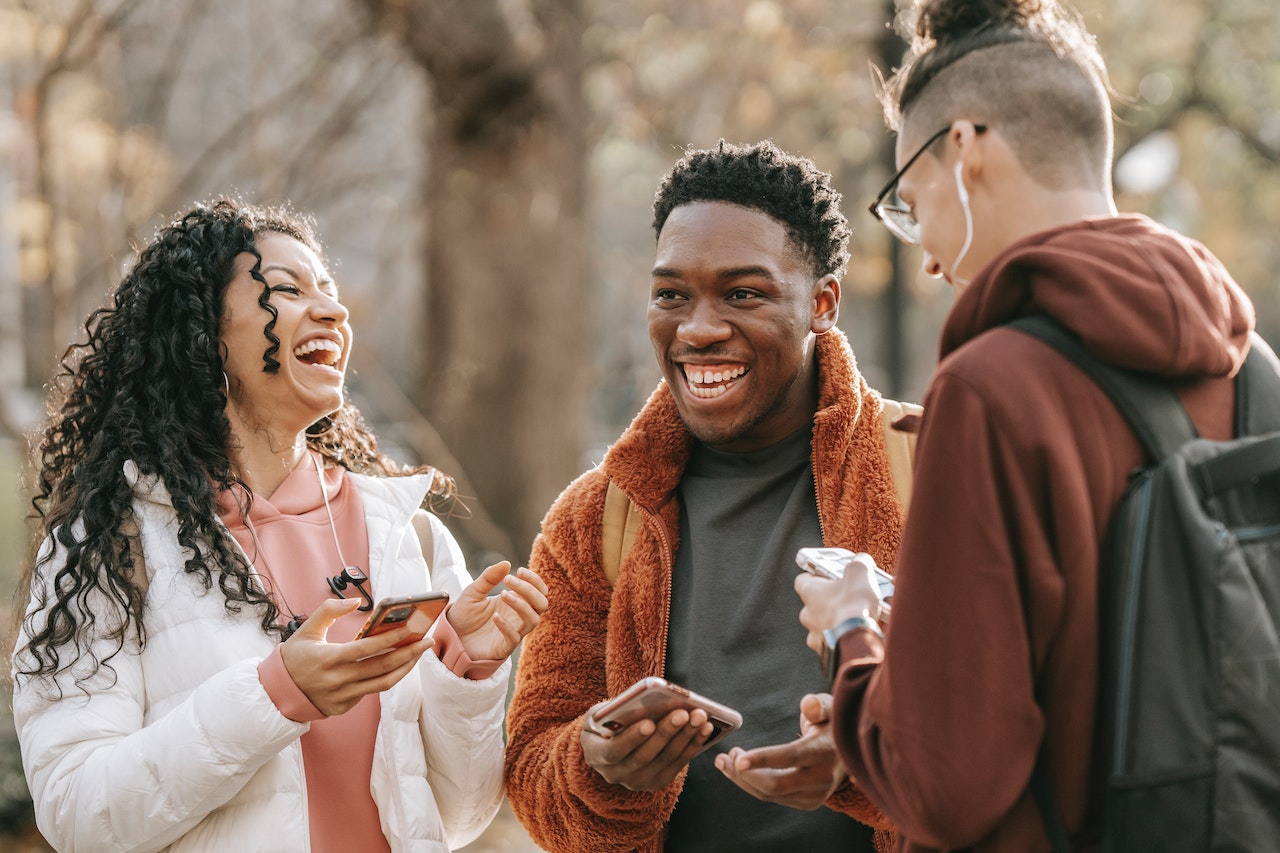 Spark Meaningful Conversations: 150 Engaging Questions for Friends