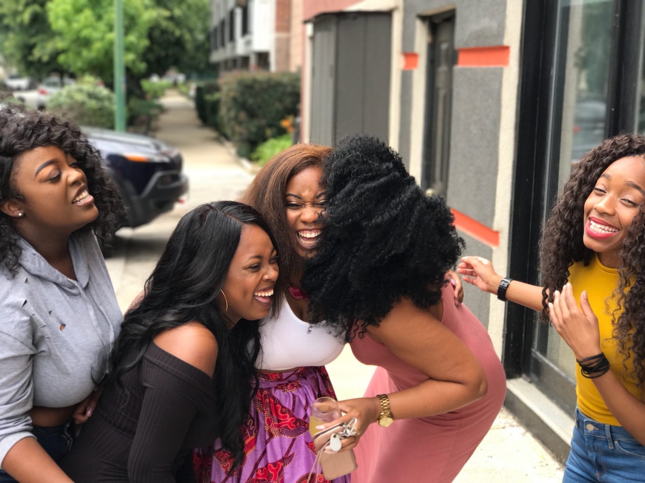Hilarious Jokes to Tell Friends: Guaranteed Laughs & Fun!
