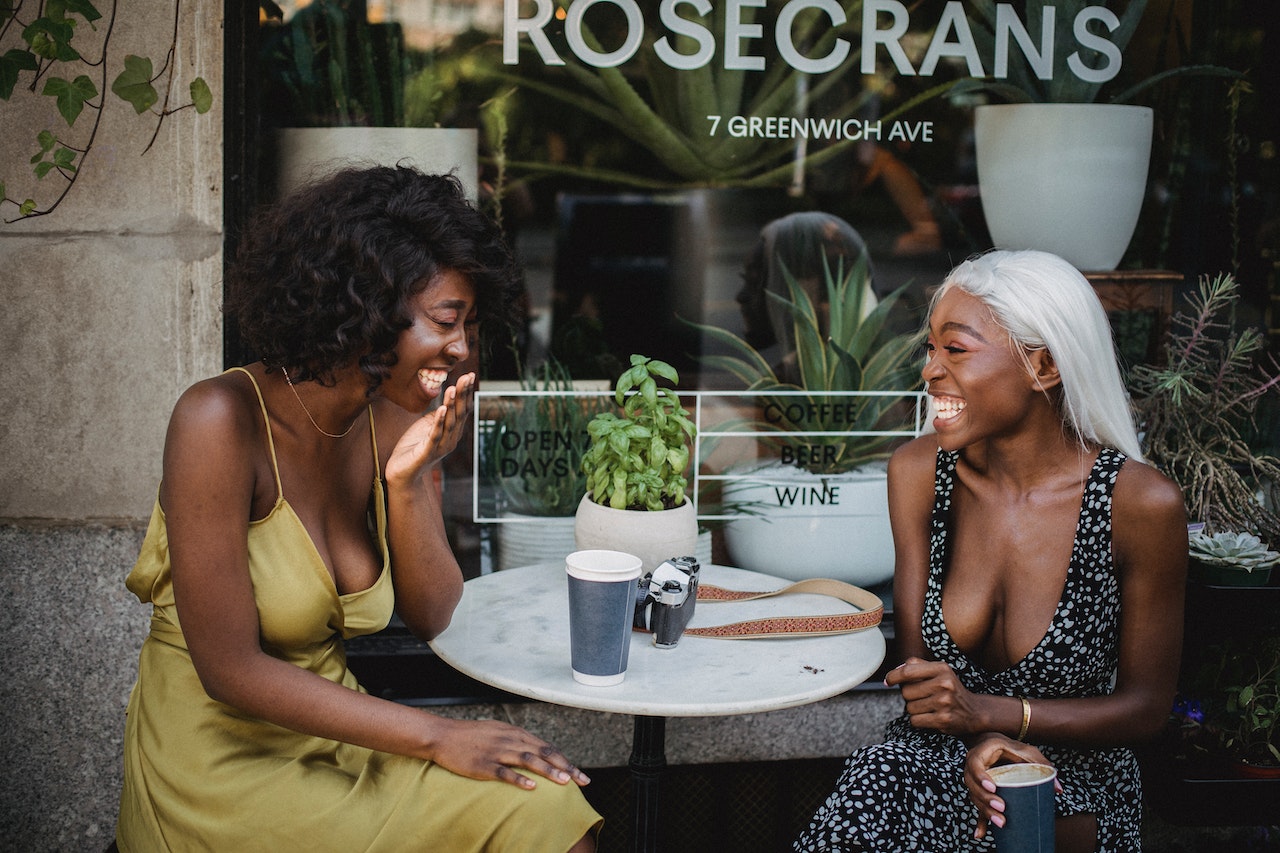 Hilarious Jokes to Tell Friends: Guaranteed Laughs & Fun!
