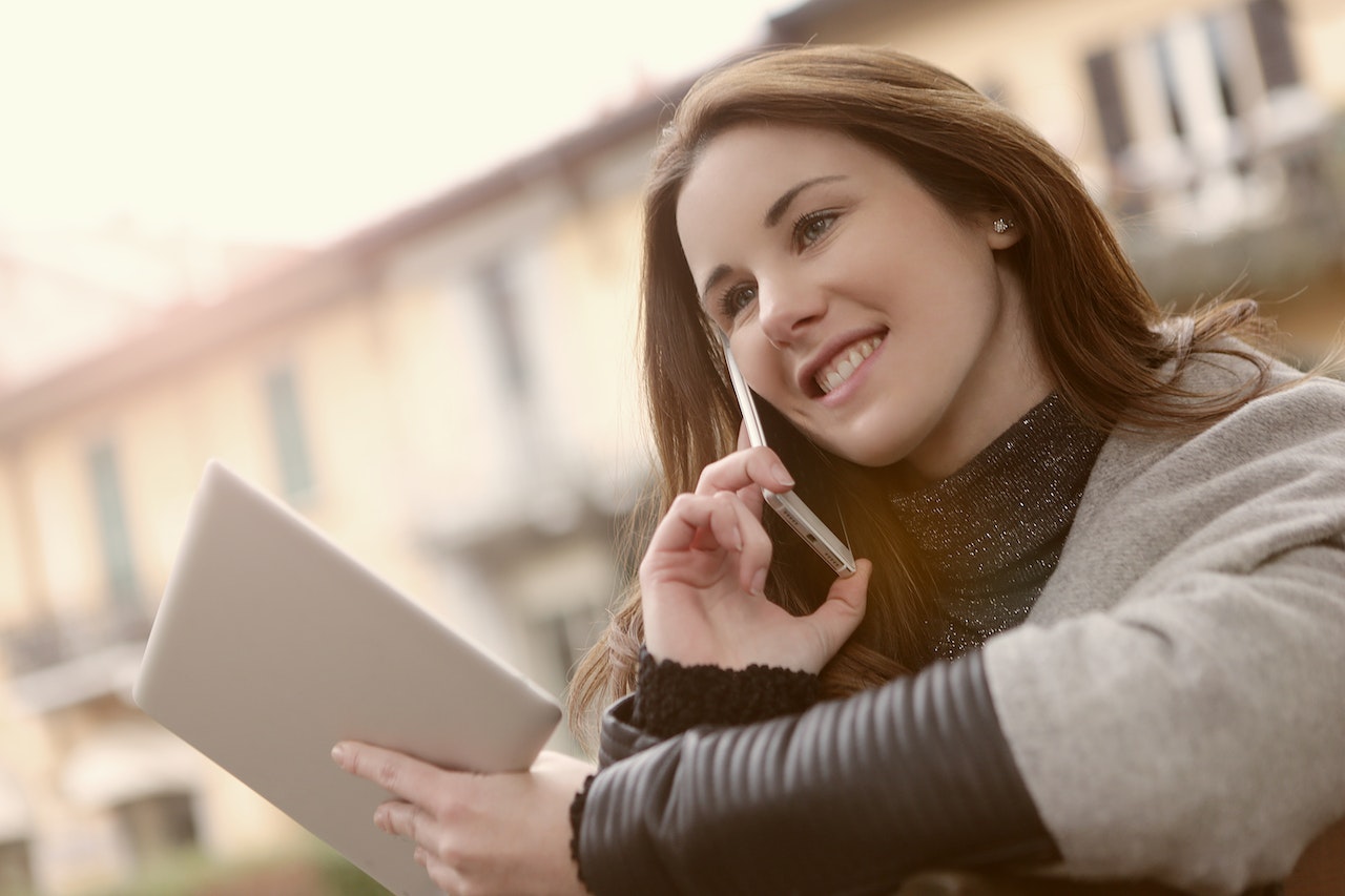 Meaningful Compliments for Girls: Boost Confidence & Connection