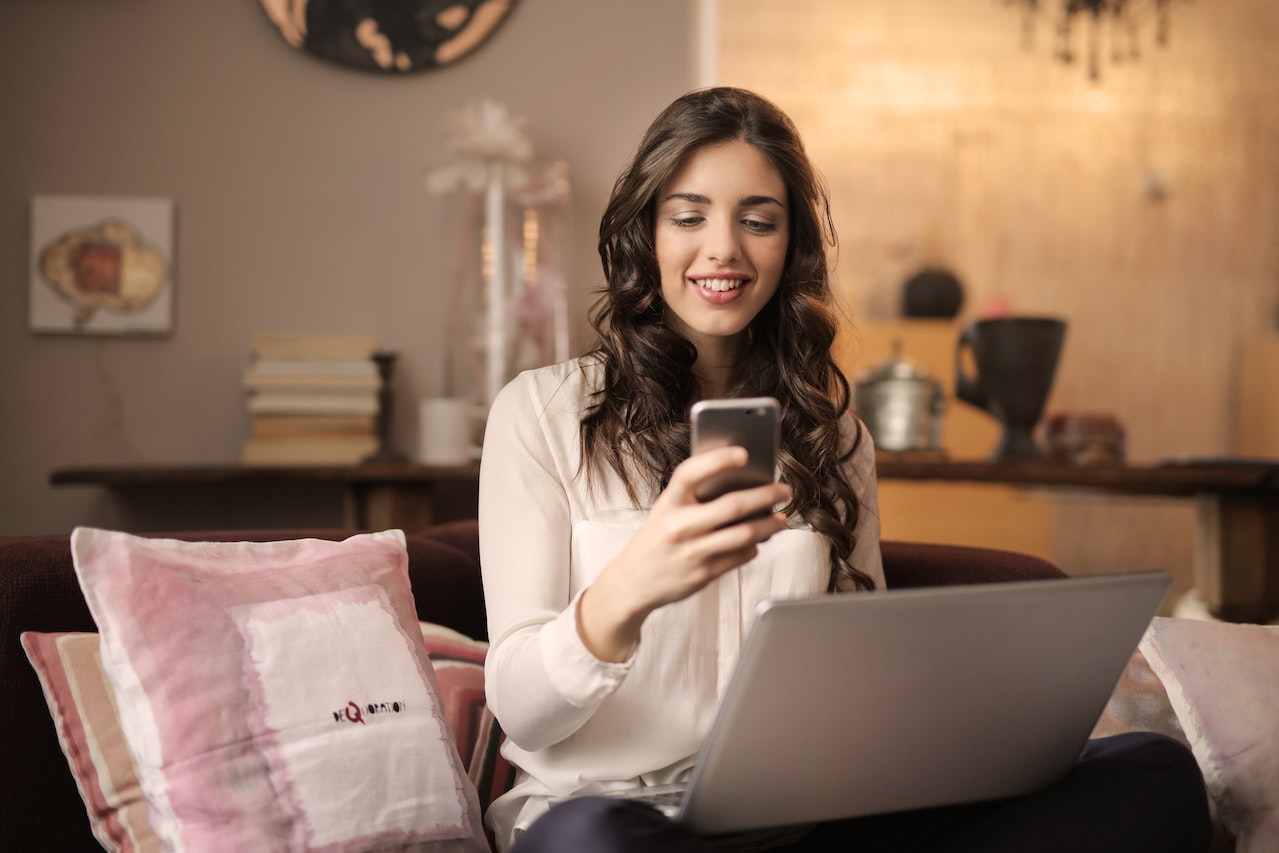 Meaningful Compliments for Girls: Boost Confidence & Connection