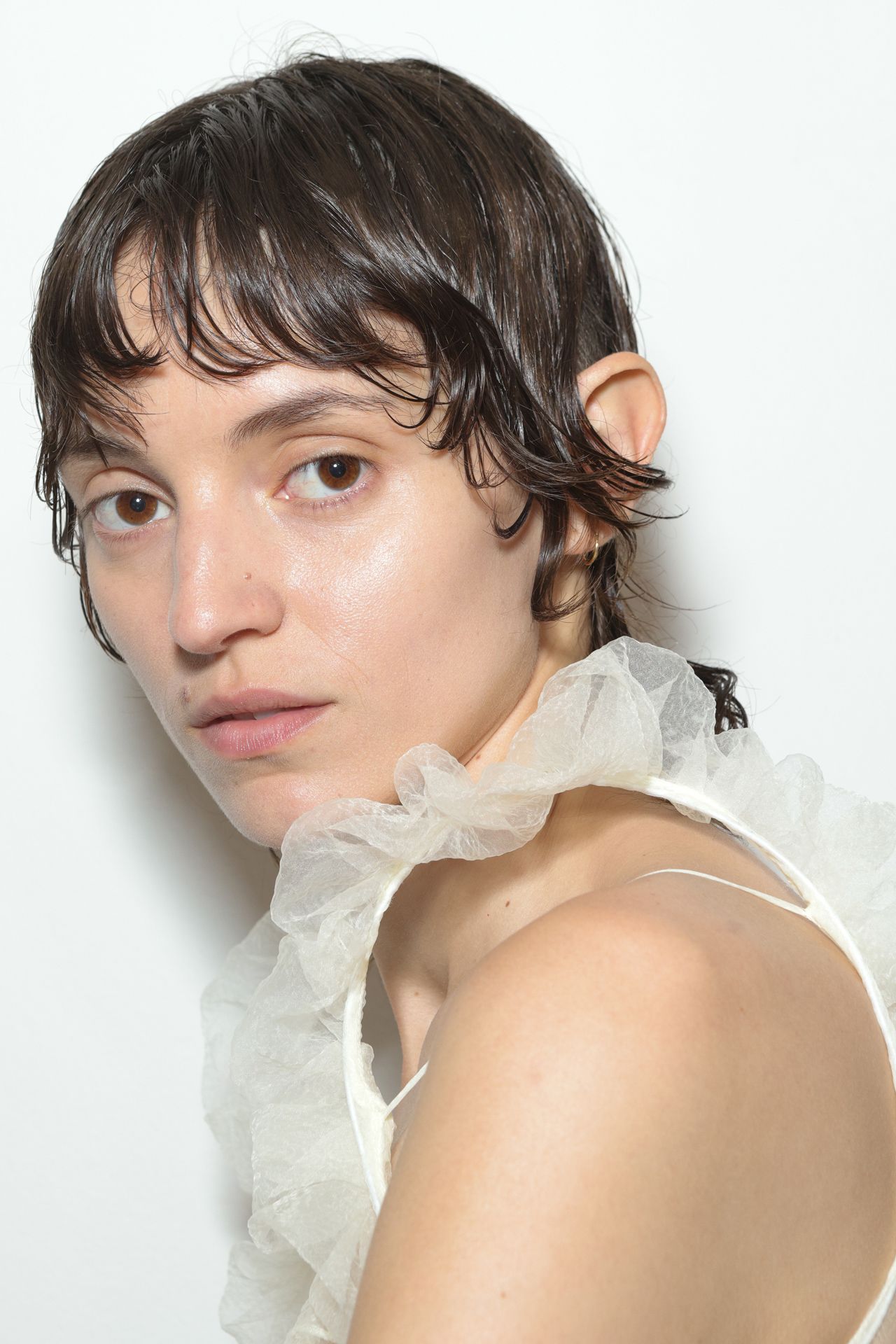 Zendaya s  90s Pixie Cut: The Spring 2026 Hair Trend