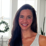 Essential Oils & Pregnancy/Breastfeeding: Safety Guide & Alternatives