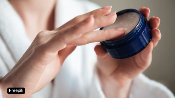 Nighttime Skincare 101: How Your Skin Rejuvenates While You Sleep