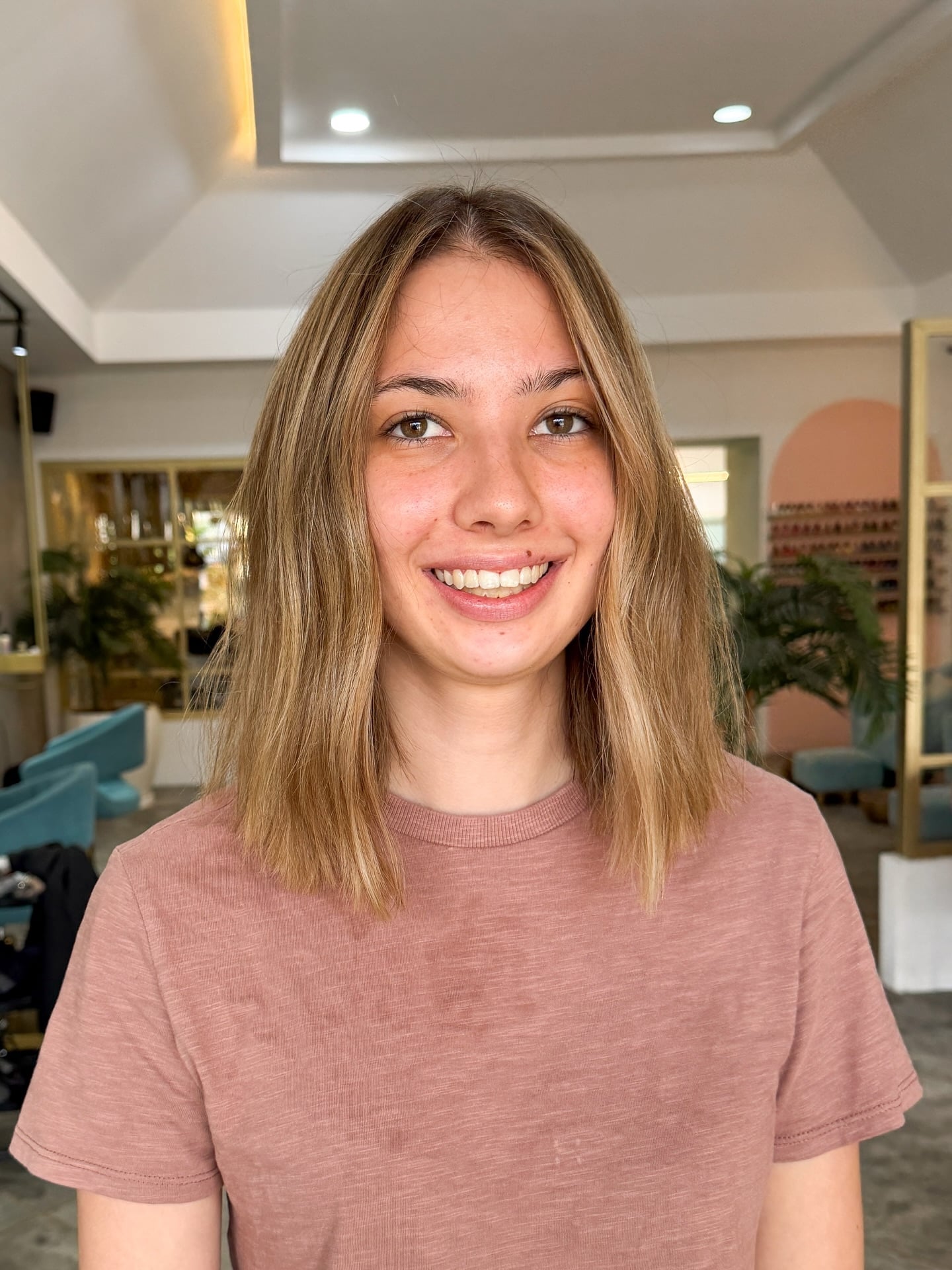 Top 25 Shoulder‑Length Cuts for Thin Hair to Instantly Add Volume and Texture