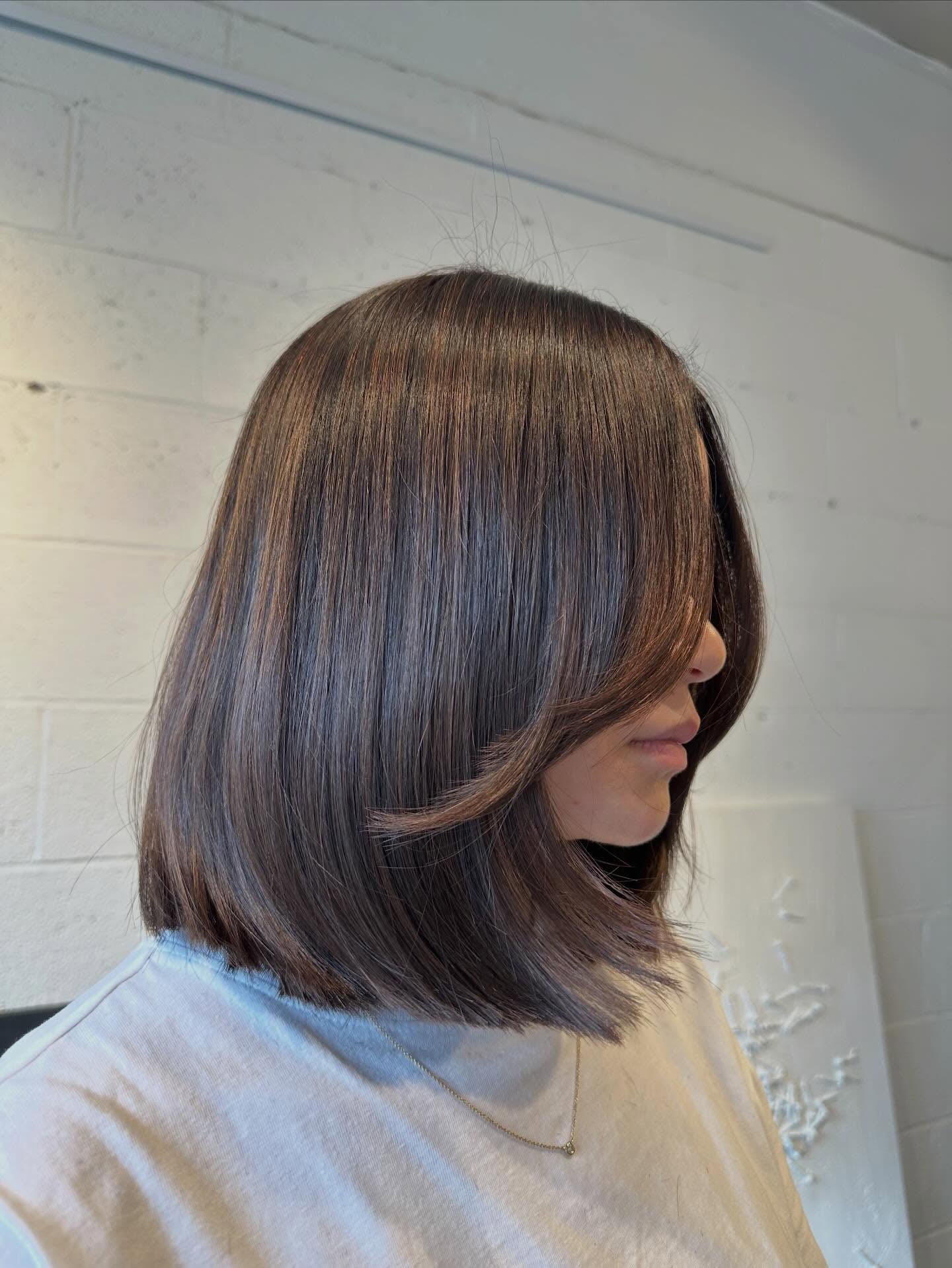 Top 25 Shoulder‑Length Cuts for Thin Hair to Instantly Add Volume and Texture