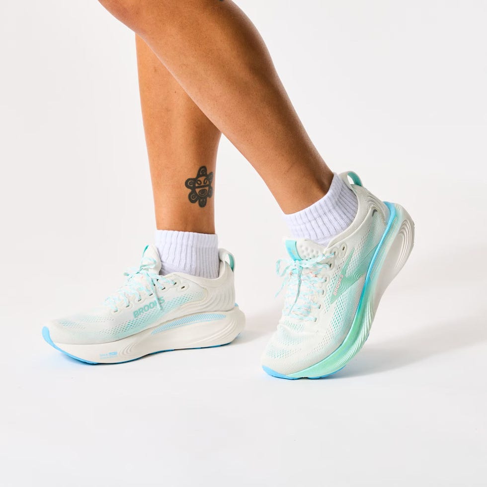 Top 5 Walking Shoes for Plantar Fasciitis: Expert Review & Recommendation