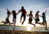 Comment les adolescents traînent et restent en contact avec leurs amis les plus proches 