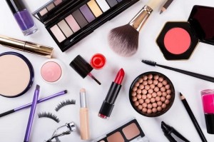 Vantaggi dell acquisto di prodotti di bellezza online:comodità e altro