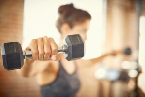 Além dos músculos:6 benefícios surpreendentes do treinamento de força 