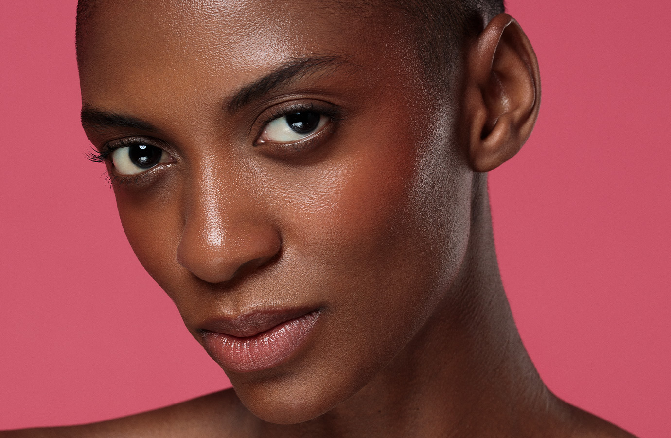 Kryolan:guia especializado para técnicas de mistura de blush cremoso sem costura 
