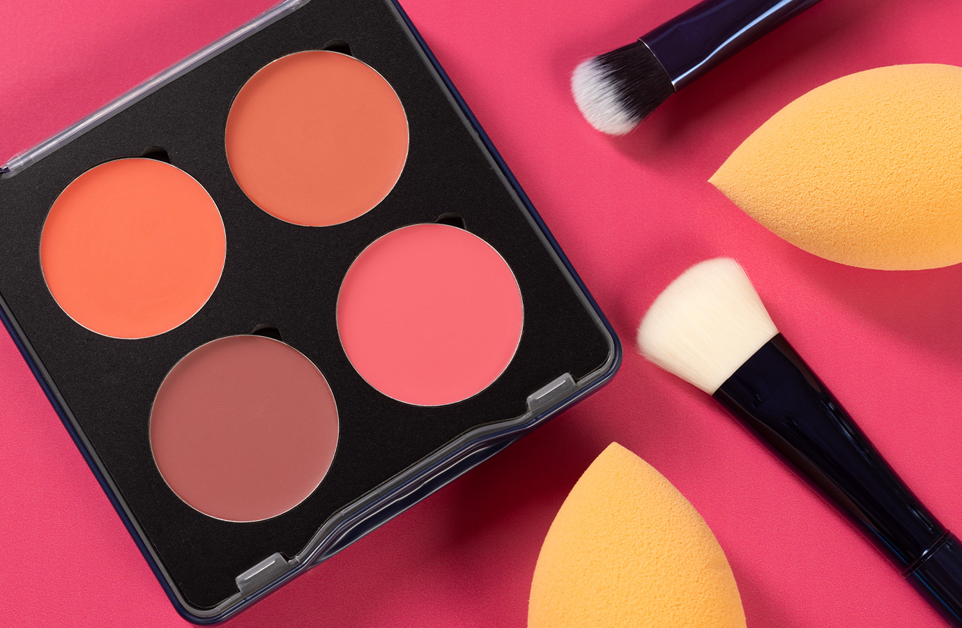 Kryolan:guia especializado para técnicas de mistura de blush cremoso sem costura 