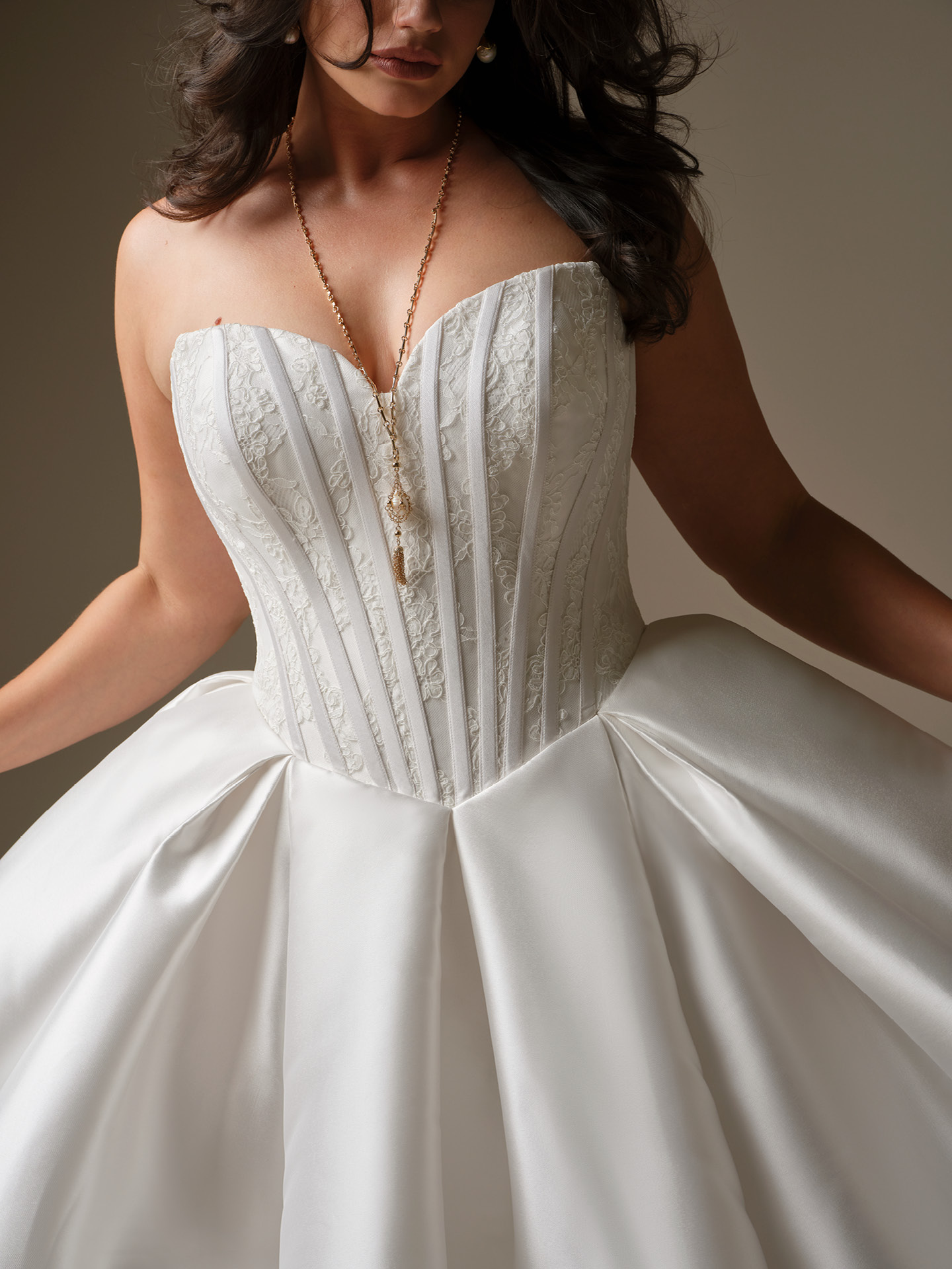 Abiti da sposa taglie forti:la tua guida per trovare l abito perfetto | Maggie Sottero 