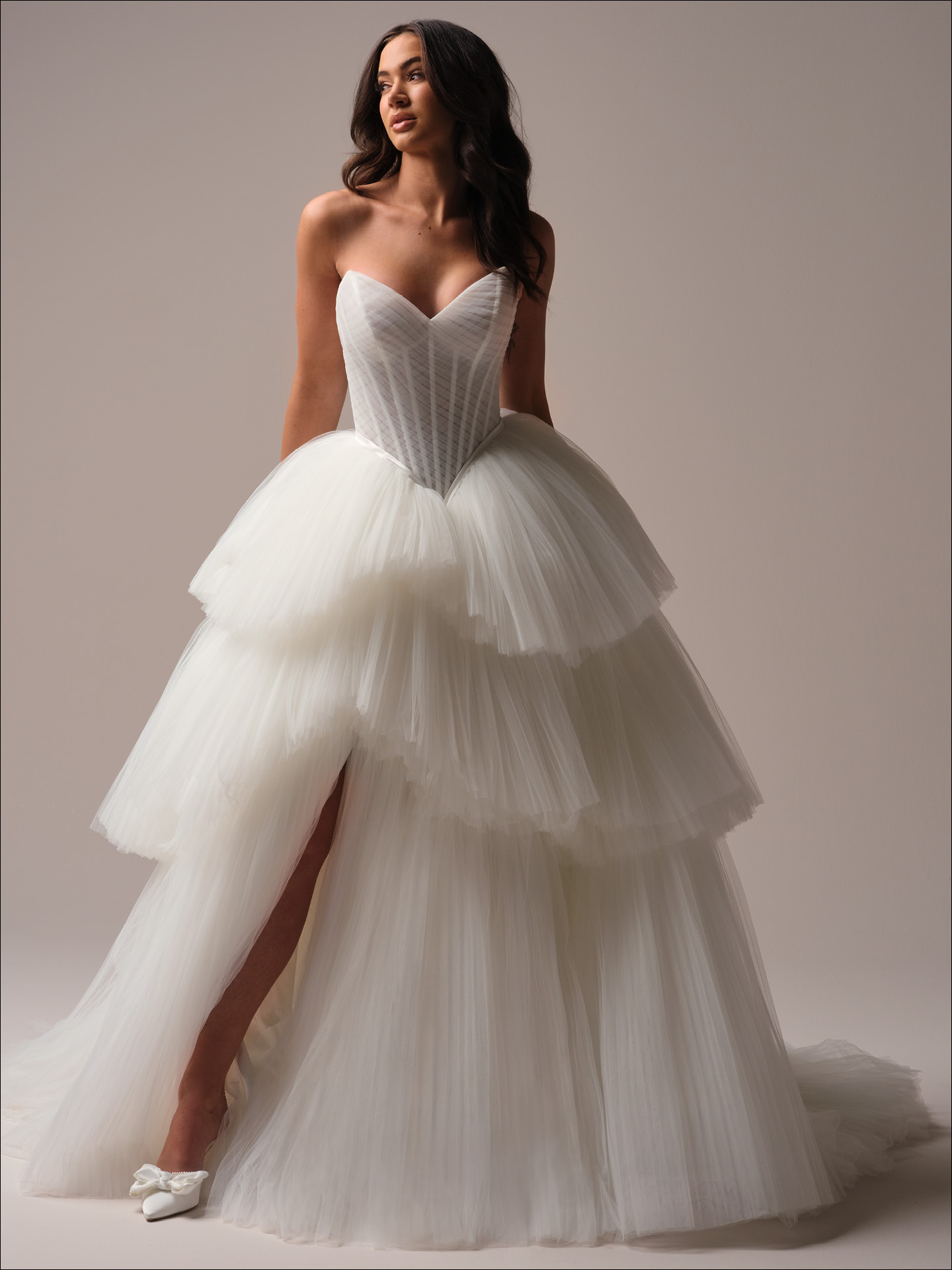 Abiti da sposa d effetto:stili unici e tendenze moderne 