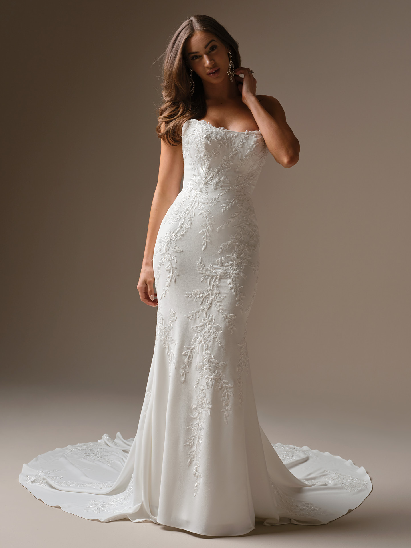 Abiti da sposa avorio:eleganza e sfumature lusinghiere | [Anno] 