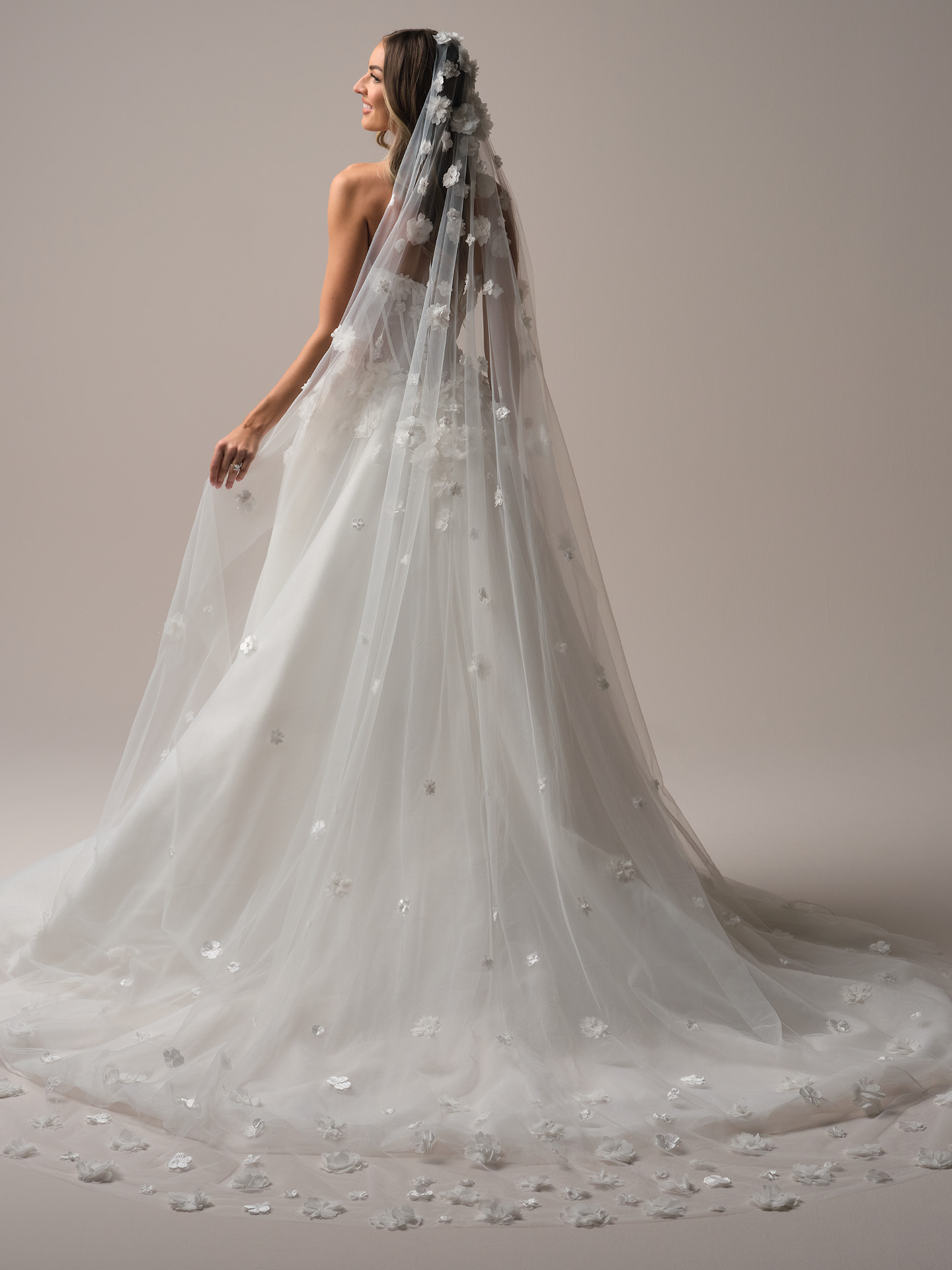 Accessori da sposa:una guida completa per completare il look del tuo matrimonio 
