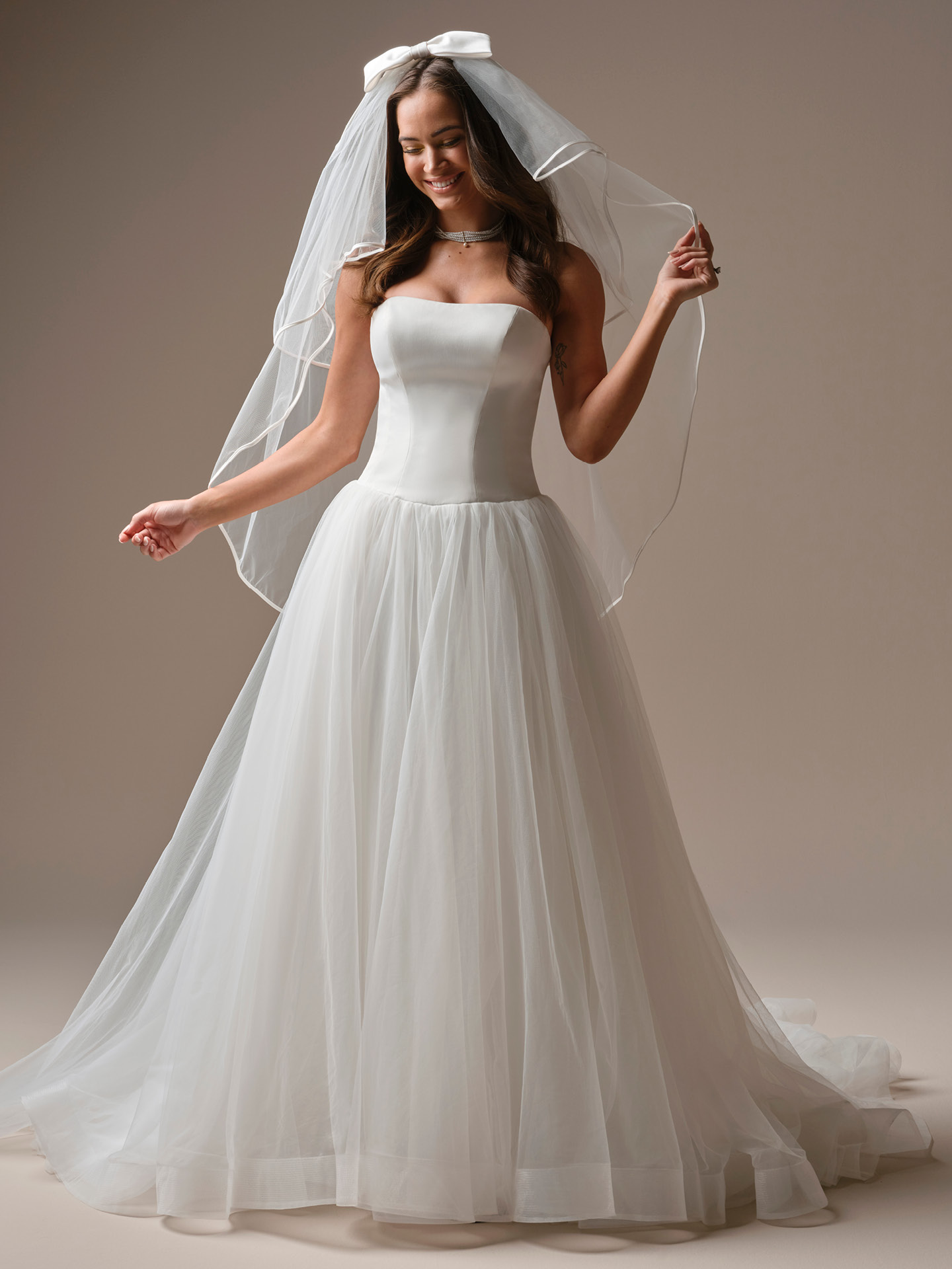 Accessori da sposa:una guida completa per completare il look del tuo matrimonio 