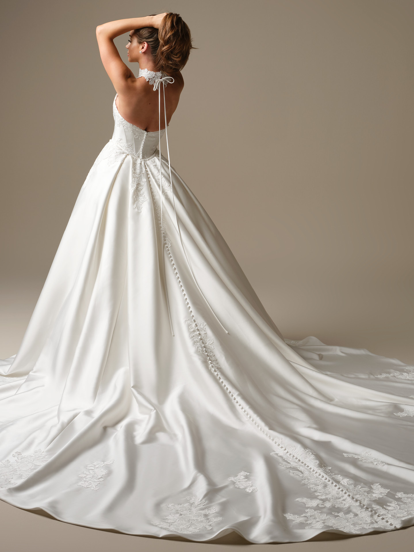 Accessori da sposa:una guida completa per completare il look del tuo matrimonio 