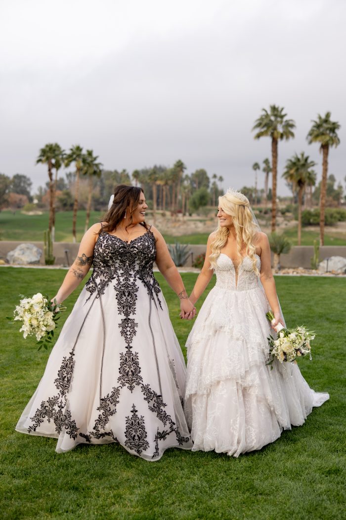 大晦日の結婚式のインスピレーション:ケイティとカーリーの LGBTQ+ ラブストーリー + プレゼント! 