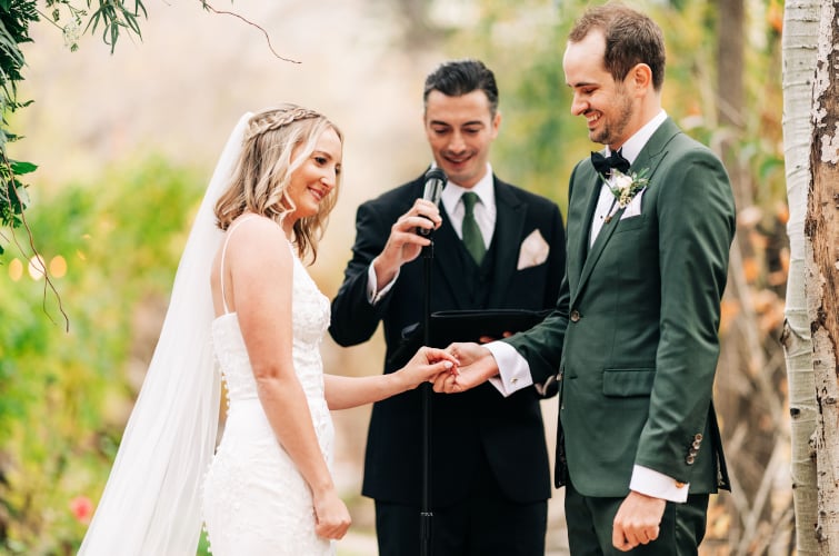 Trova l officiante perfetto per personalizzare la tua cerimonia di matrimonio 