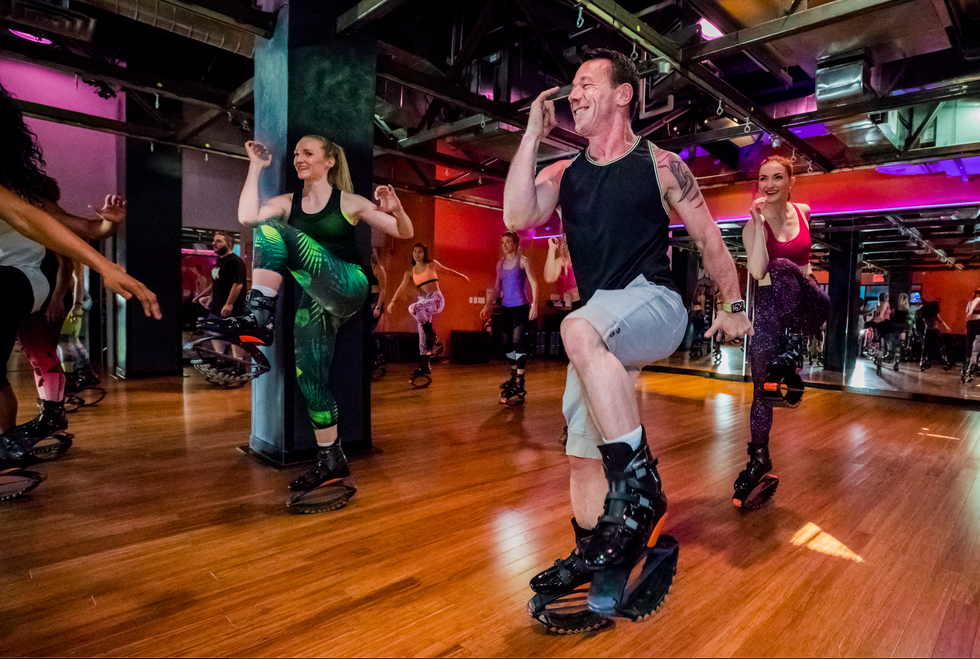 Exercícios não convencionais:explorando Bungee Fitness, Jazzercise e muito mais 