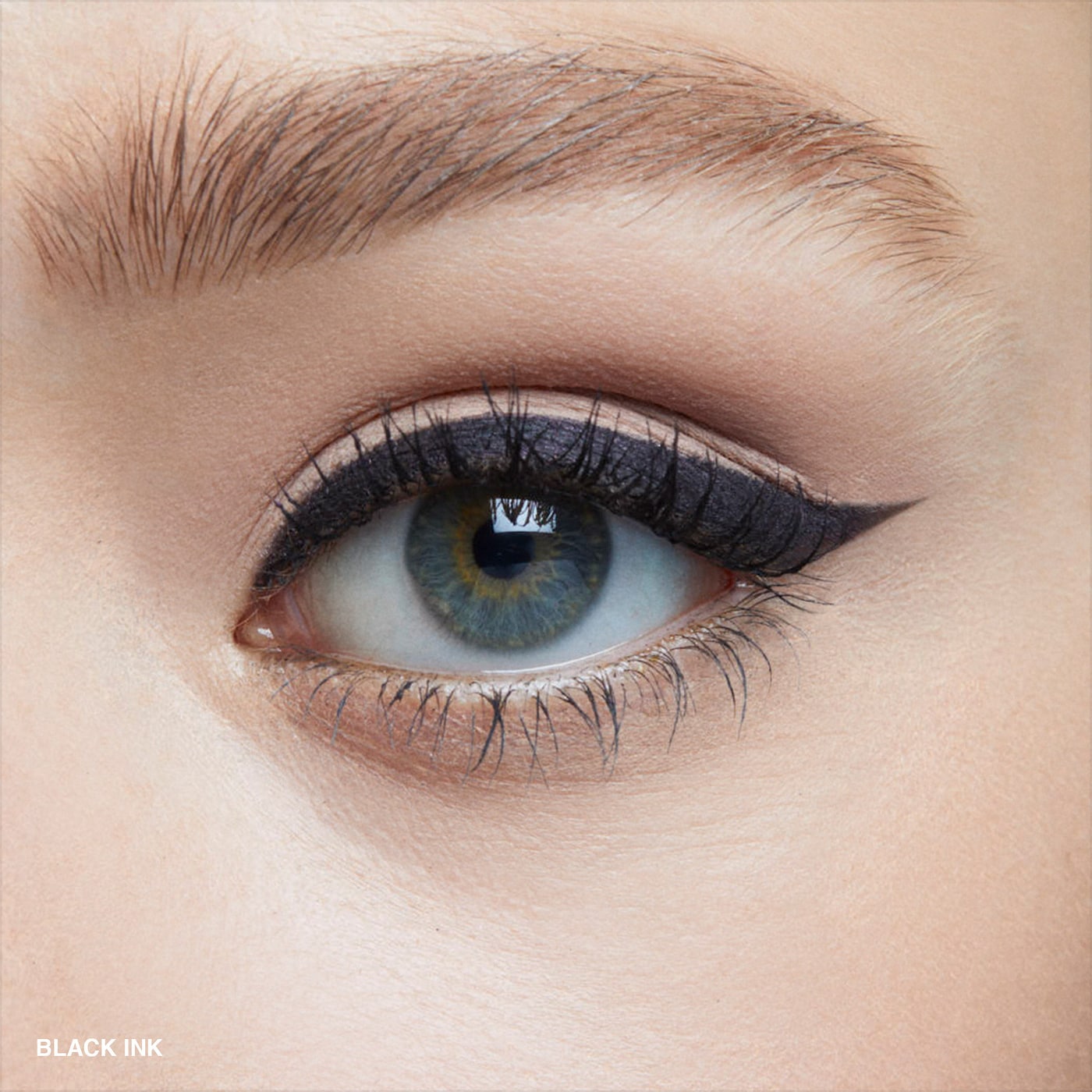 Melhores delineadores para olhos encapuzados:recomendações de maquiadores 