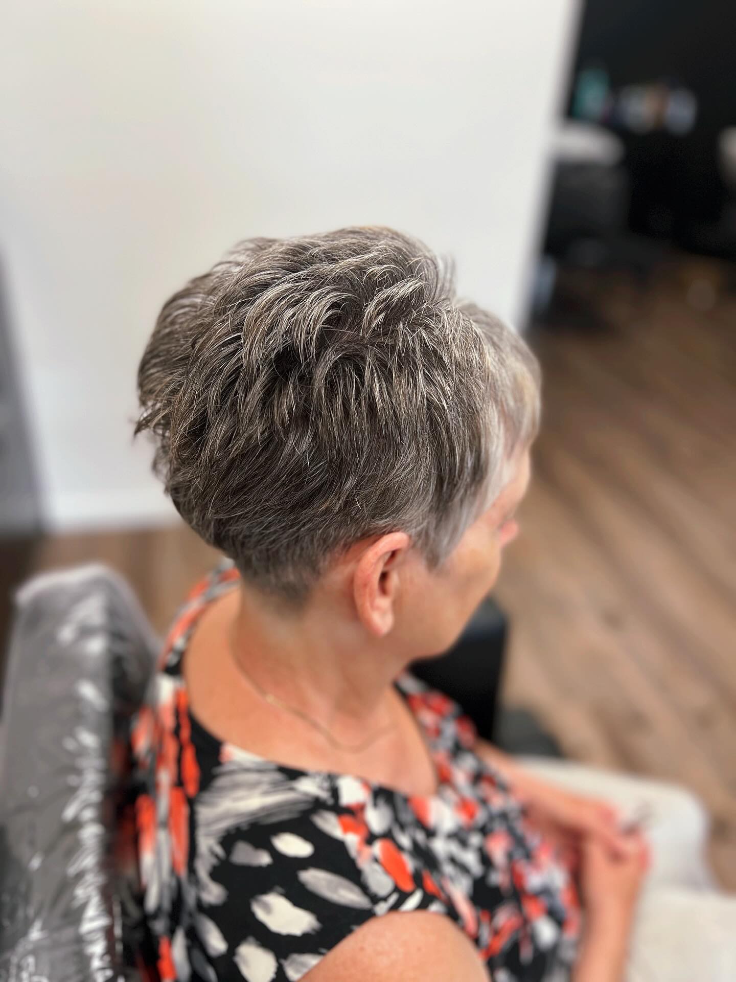 I migliori tagli di capelli Pixie Shag per le donne over 60:tendenze 2026 e consigli di stile 