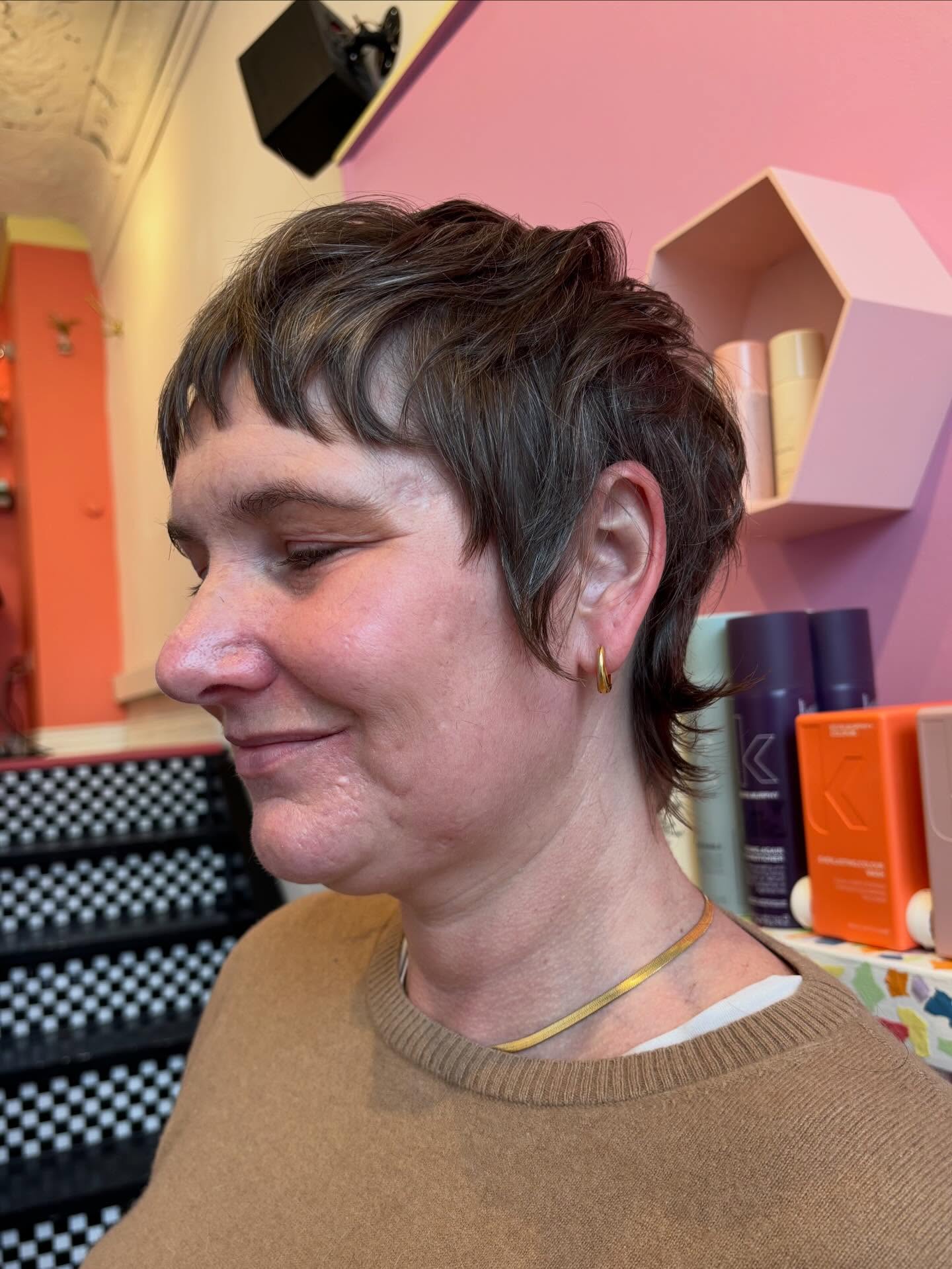 I migliori tagli di capelli Pixie Shag per le donne over 60:tendenze 2026 e consigli di stile 
