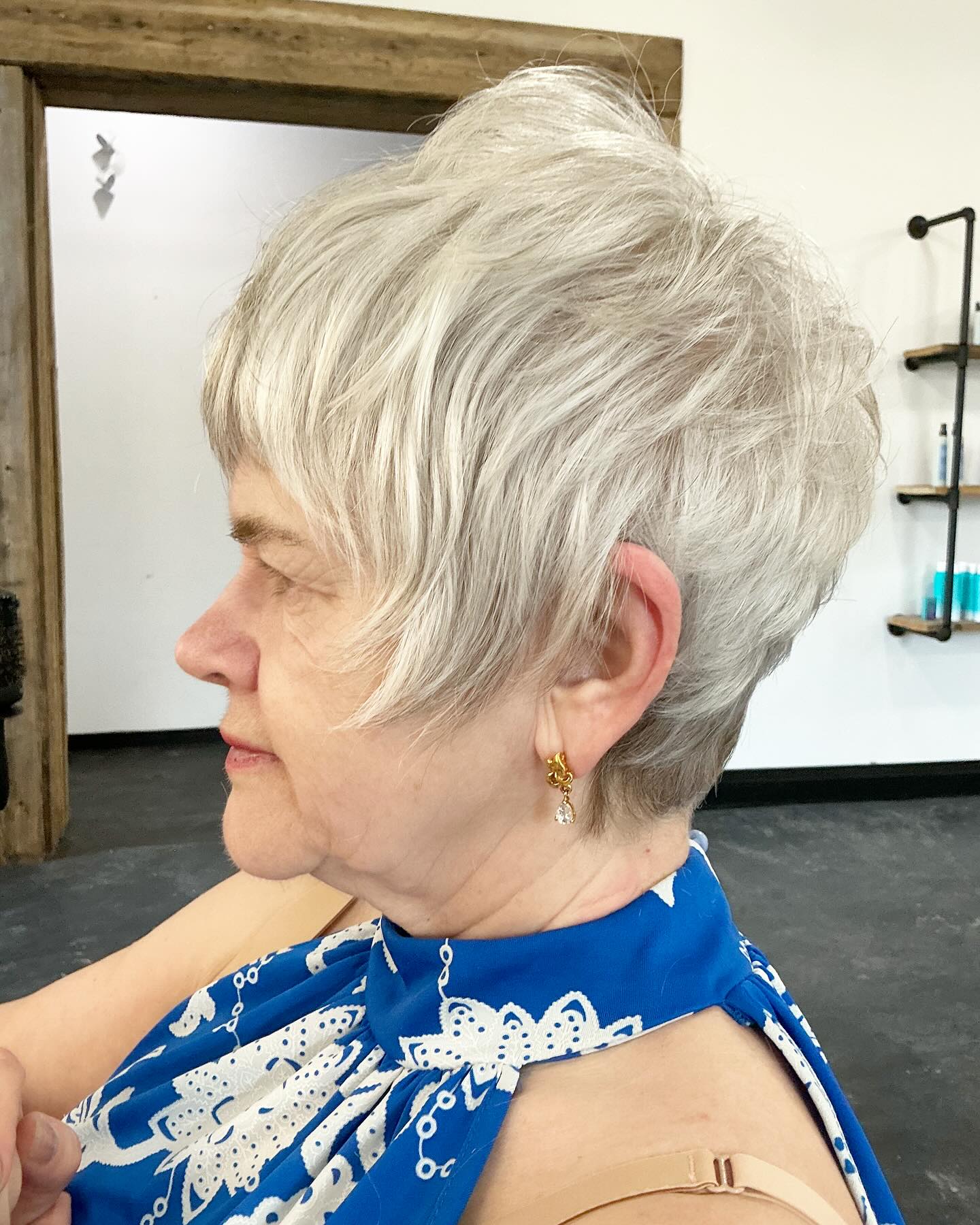 I migliori tagli di capelli Pixie Shag per le donne over 60:tendenze 2026 e consigli di stile 