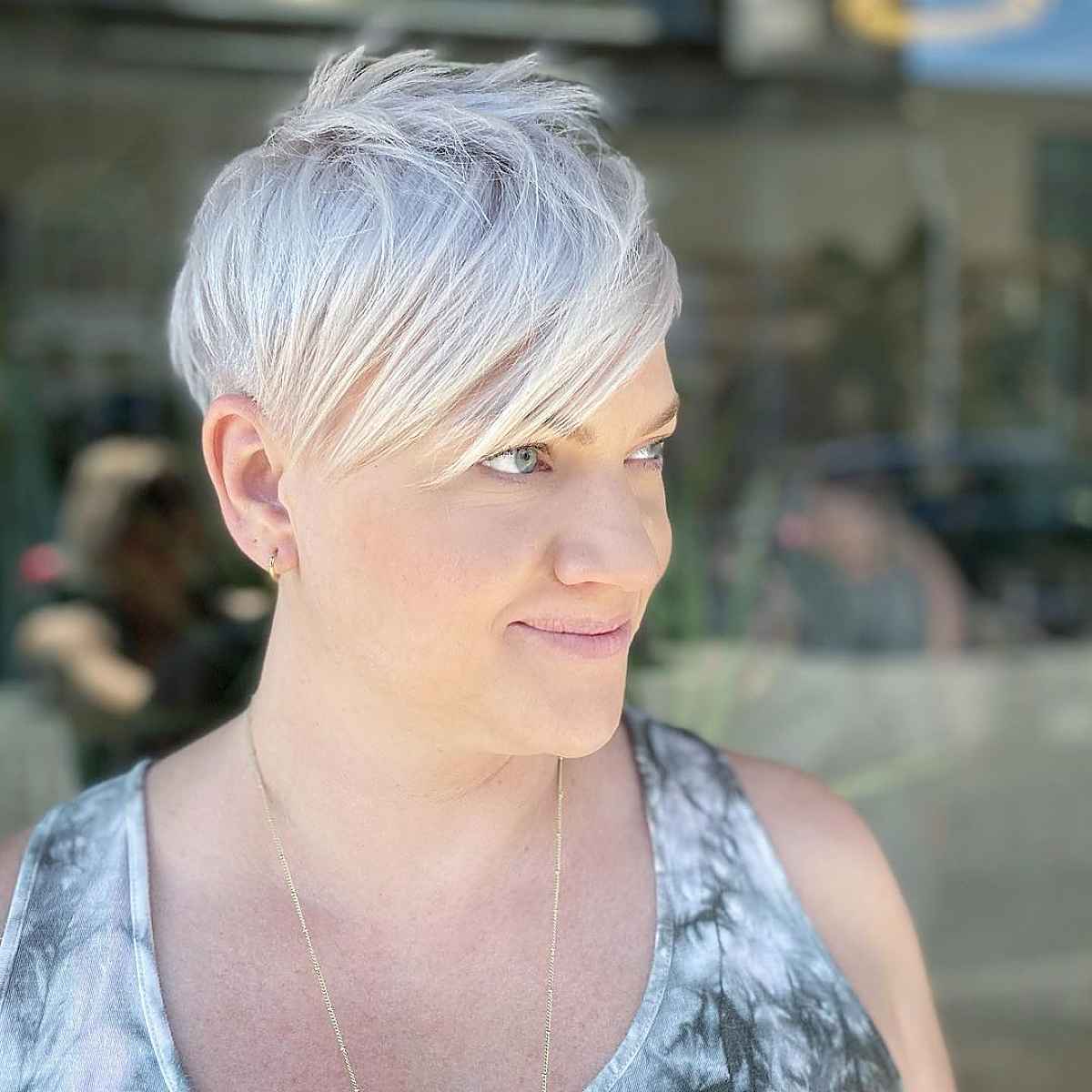 Cortes espetados de Pixie:penteados ousados ​​e fofos para todas as mulheres 