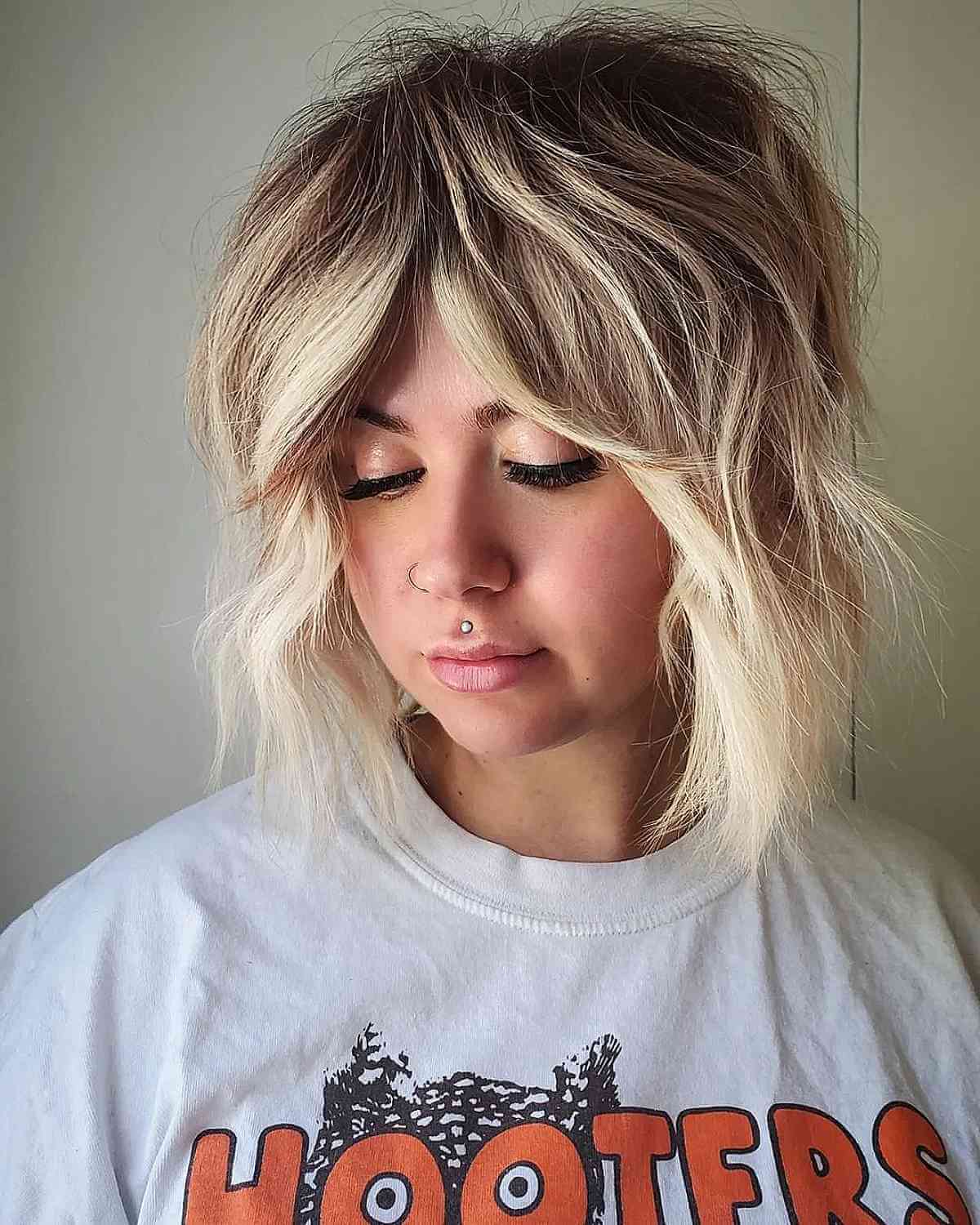 Os melhores cortes de cabelo curtos para cabelos grossos e ondulados:estilos fáceis e volume 