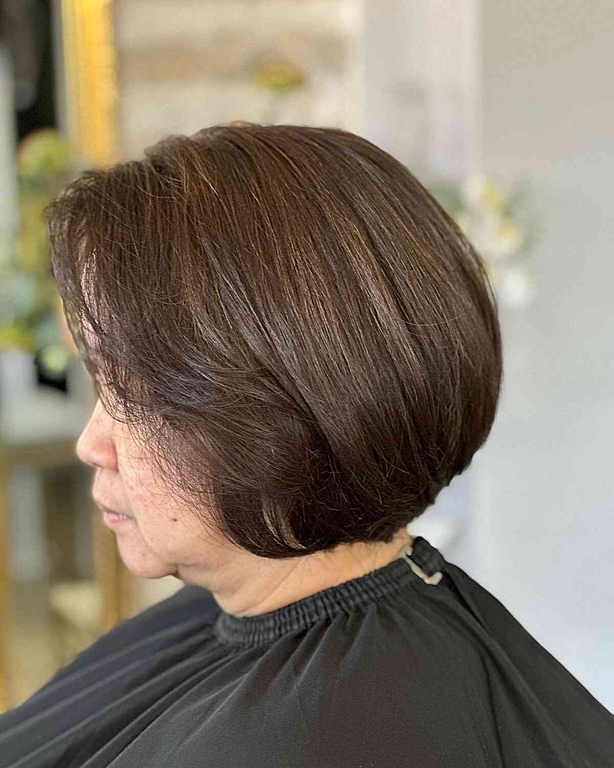 Beste kieferlange Haarschnitte für Frauen über 60:Stile und Tipps 