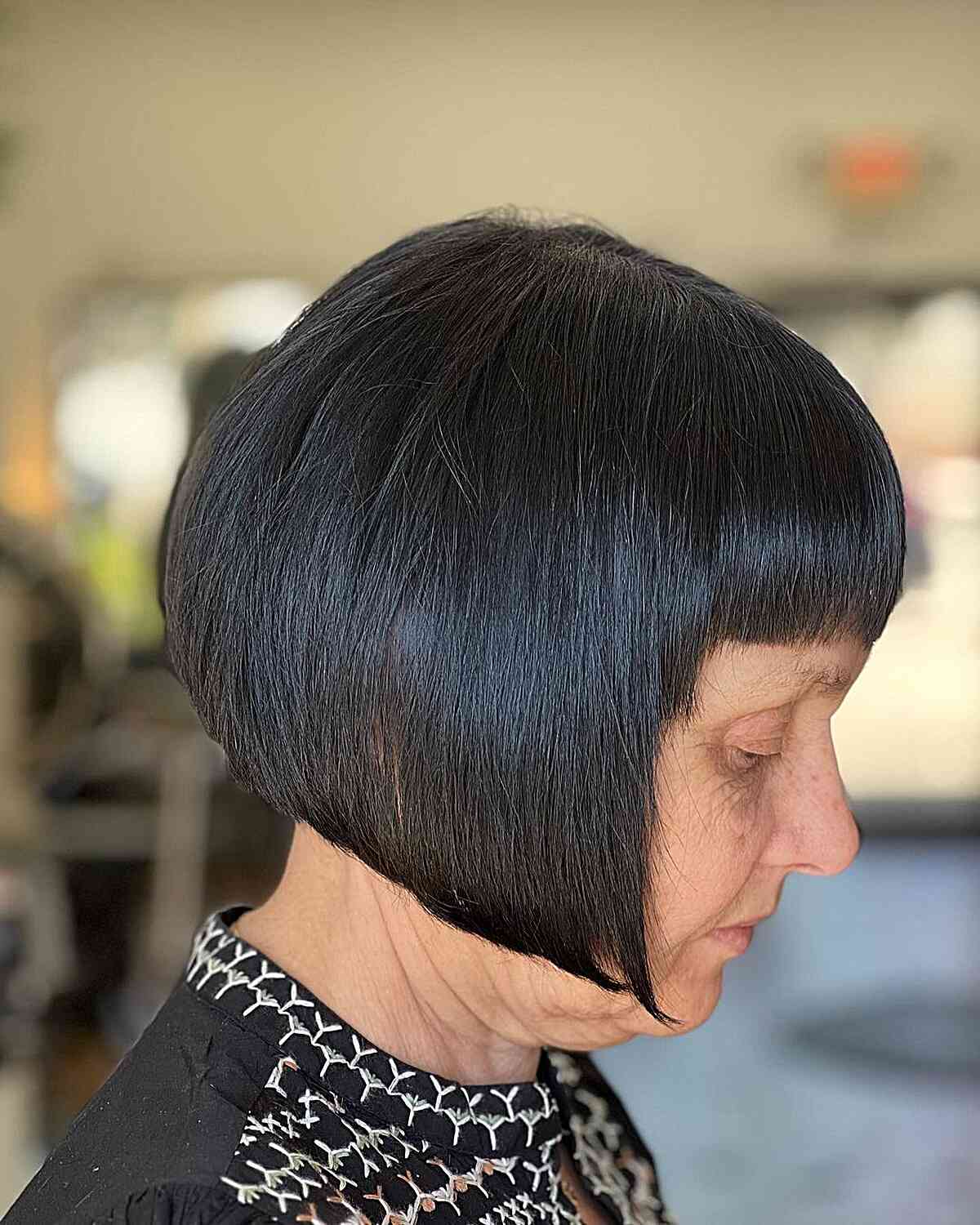 Beste kieferlange Haarschnitte für Frauen über 60:Stile und Tipps 