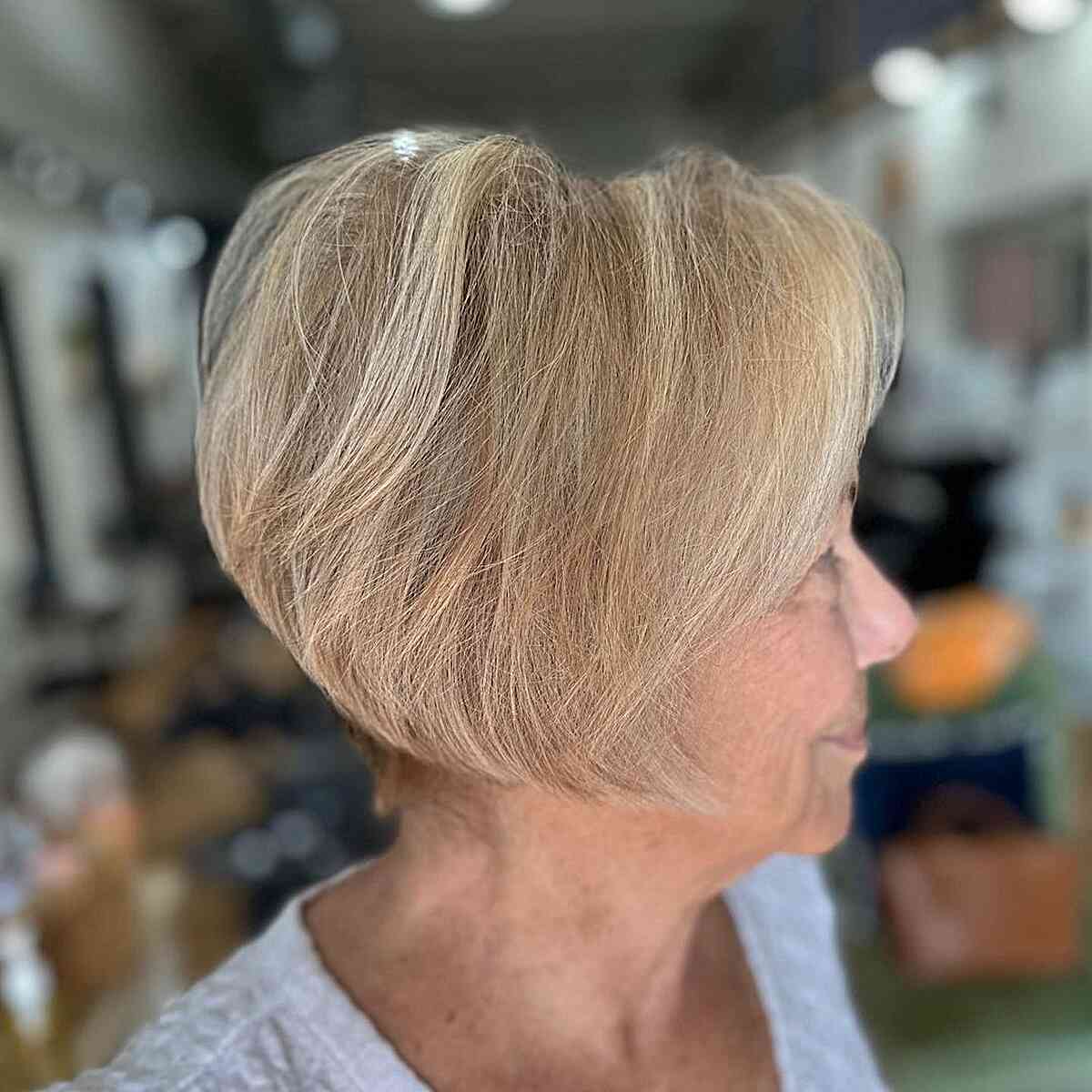 Beste kieferlange Haarschnitte für Frauen über 60:Stile und Tipps 
