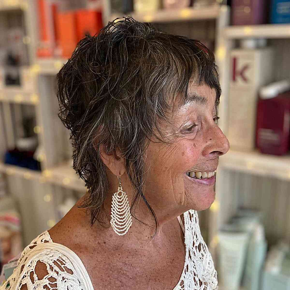 Os melhores cortes de cabelo curtos e desgrenhados para mulheres com mais de 50, 60 anos e além | [Ano] 
