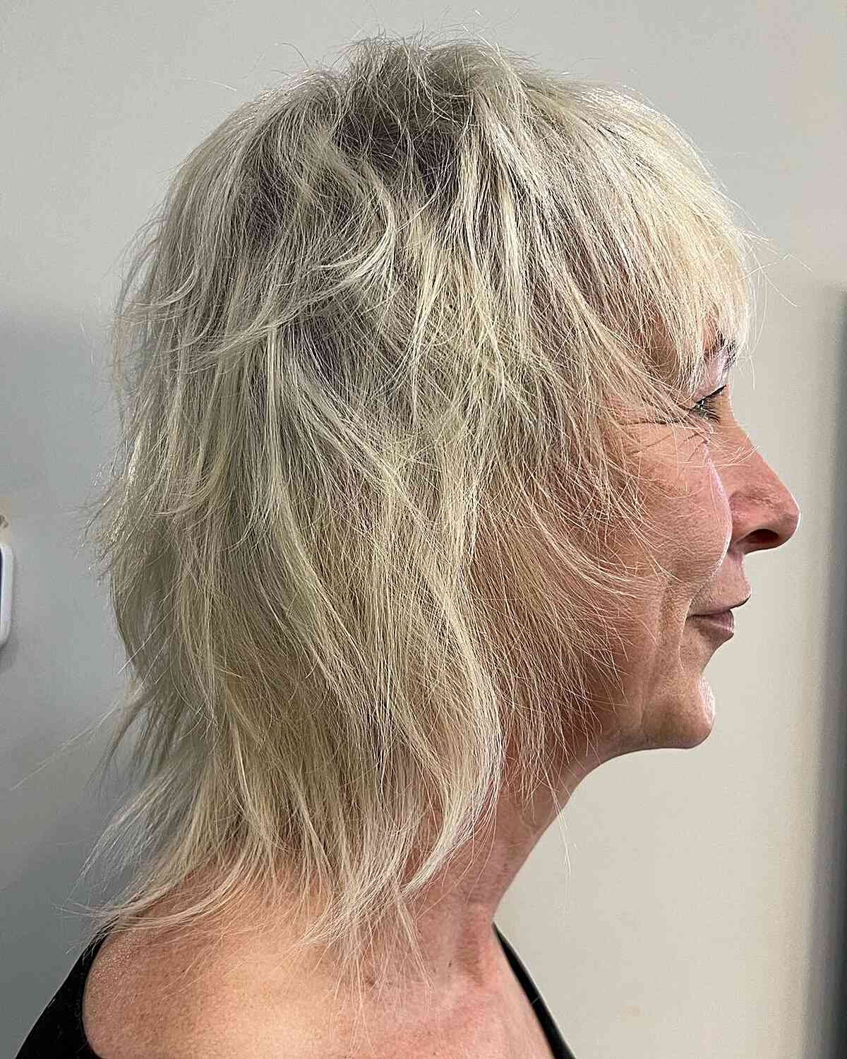 Os melhores cortes de cabelo curtos e desgrenhados para mulheres com mais de 50, 60 anos e além | [Ano] 