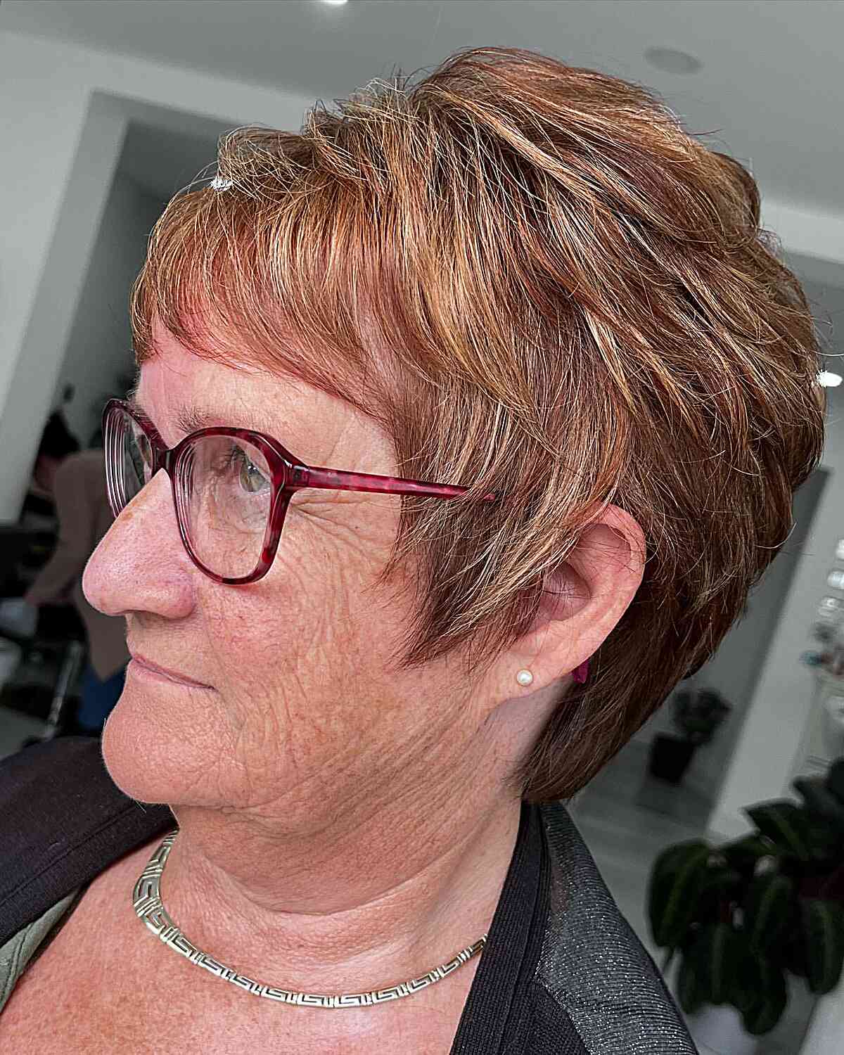 Coupes Pixie élégantes pour les femmes de 70 ans et plus | Styles modernes et anti-âge