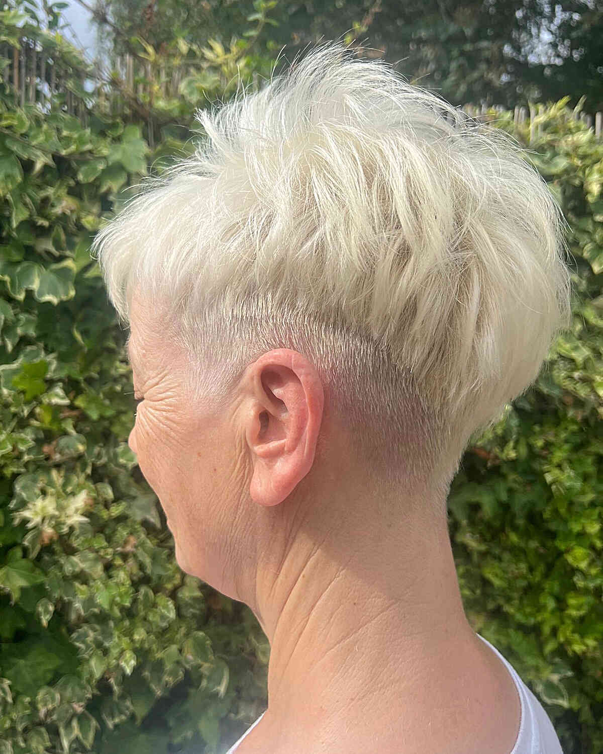 Coupes Pixie élégantes pour les femmes de 70 ans et plus | Styles modernes et anti-âge