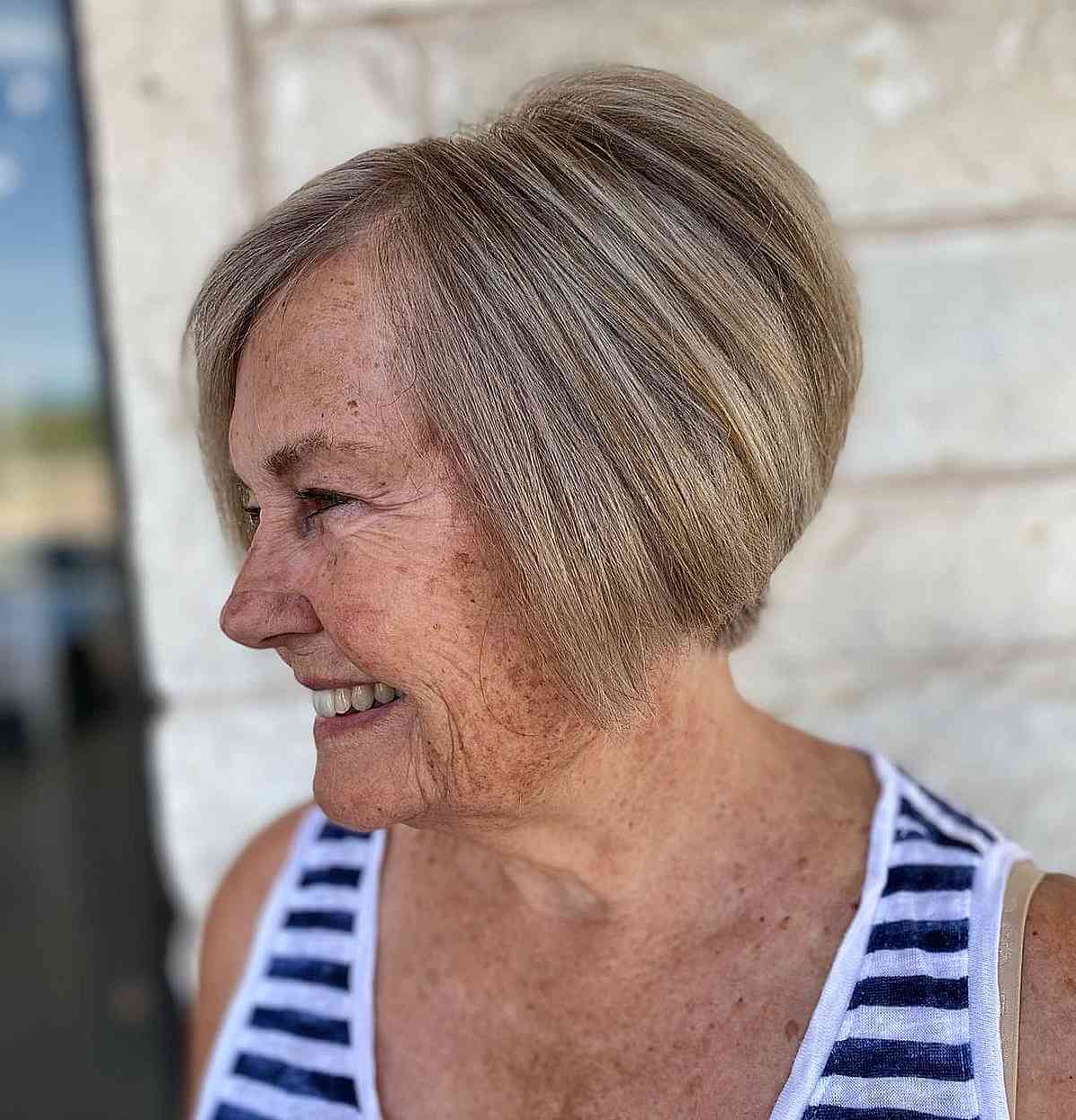 Coupes de cheveux courtes élégantes pour les femmes de 70 ans et plus | Styles nécessitant peu d’entretien 