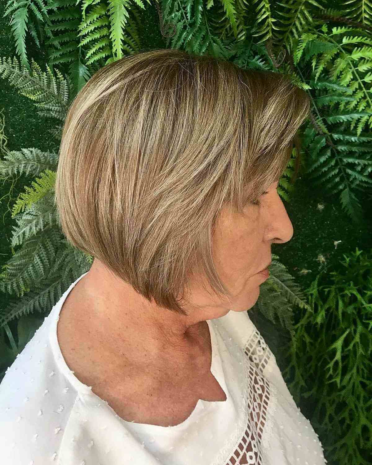 Coupes de cheveux courtes élégantes pour les femmes de 70 ans et plus | Styles nécessitant peu d’entretien 