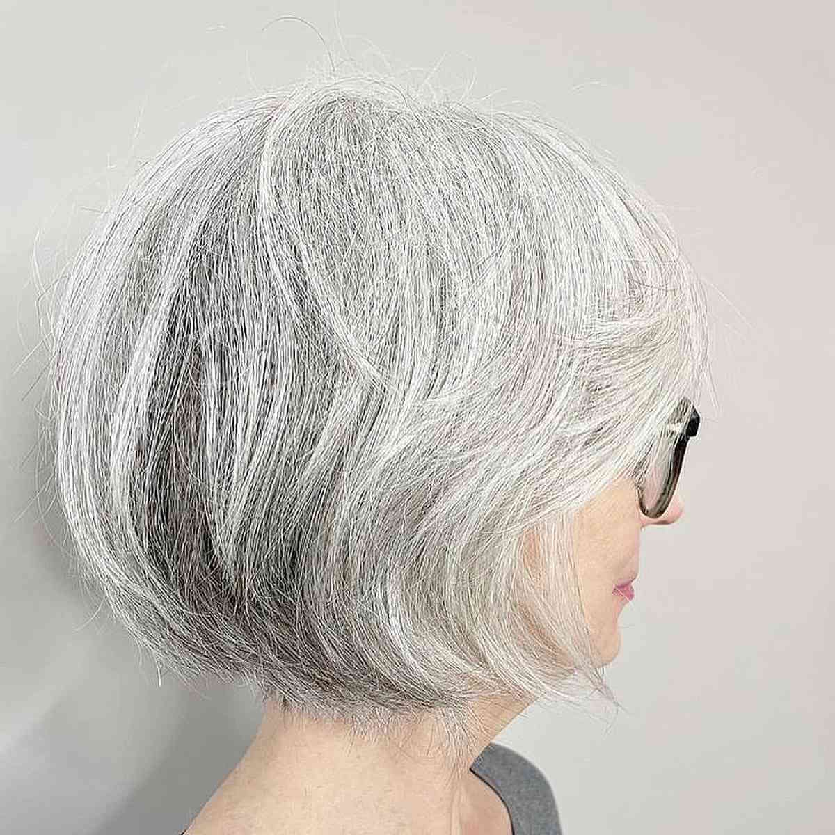 Coupes de cheveux courtes élégantes pour les femmes de 70 ans et plus | Styles nécessitant peu d’entretien 