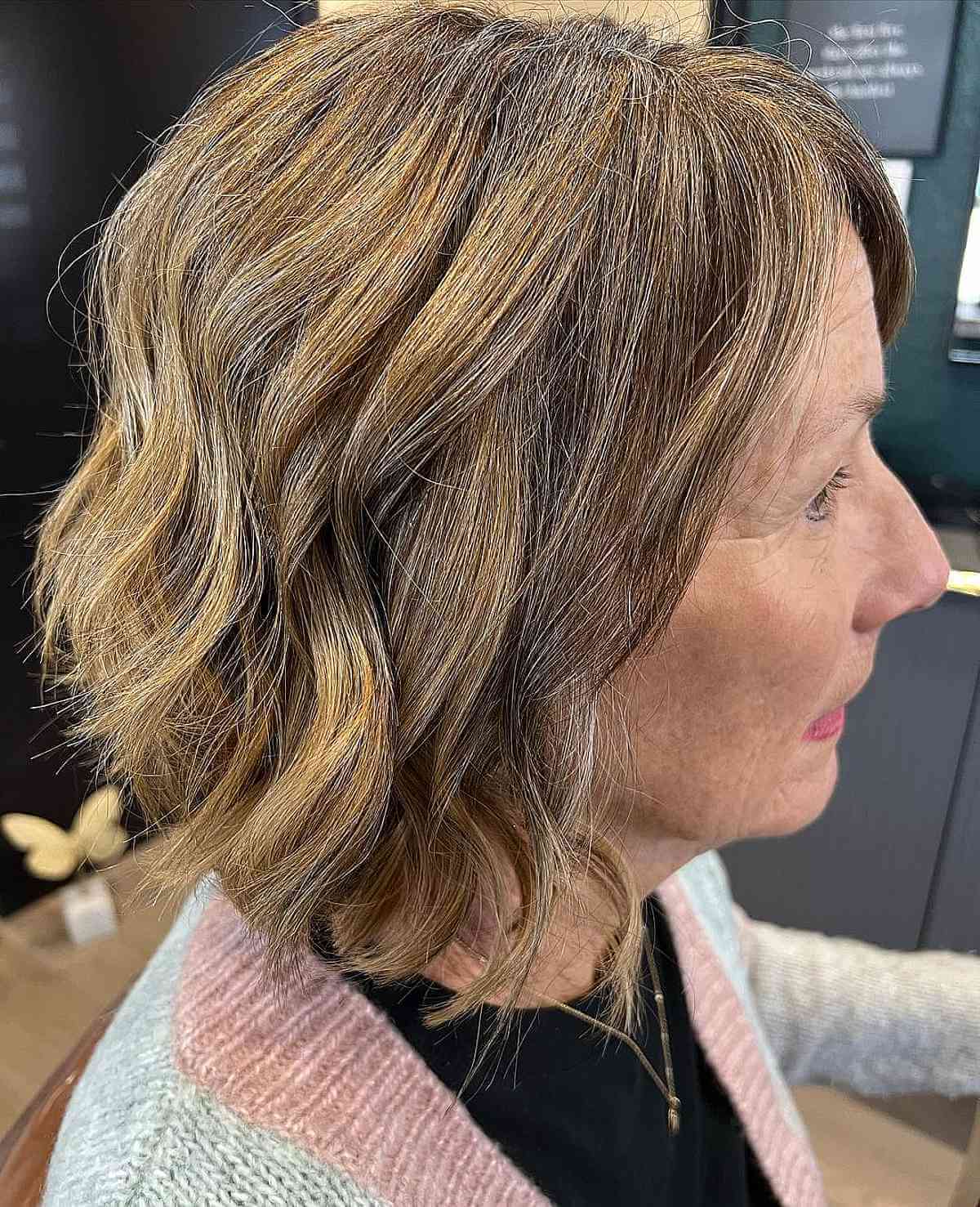 Coupes de cheveux courtes élégantes pour les femmes de 70 ans et plus | Styles nécessitant peu d’entretien 