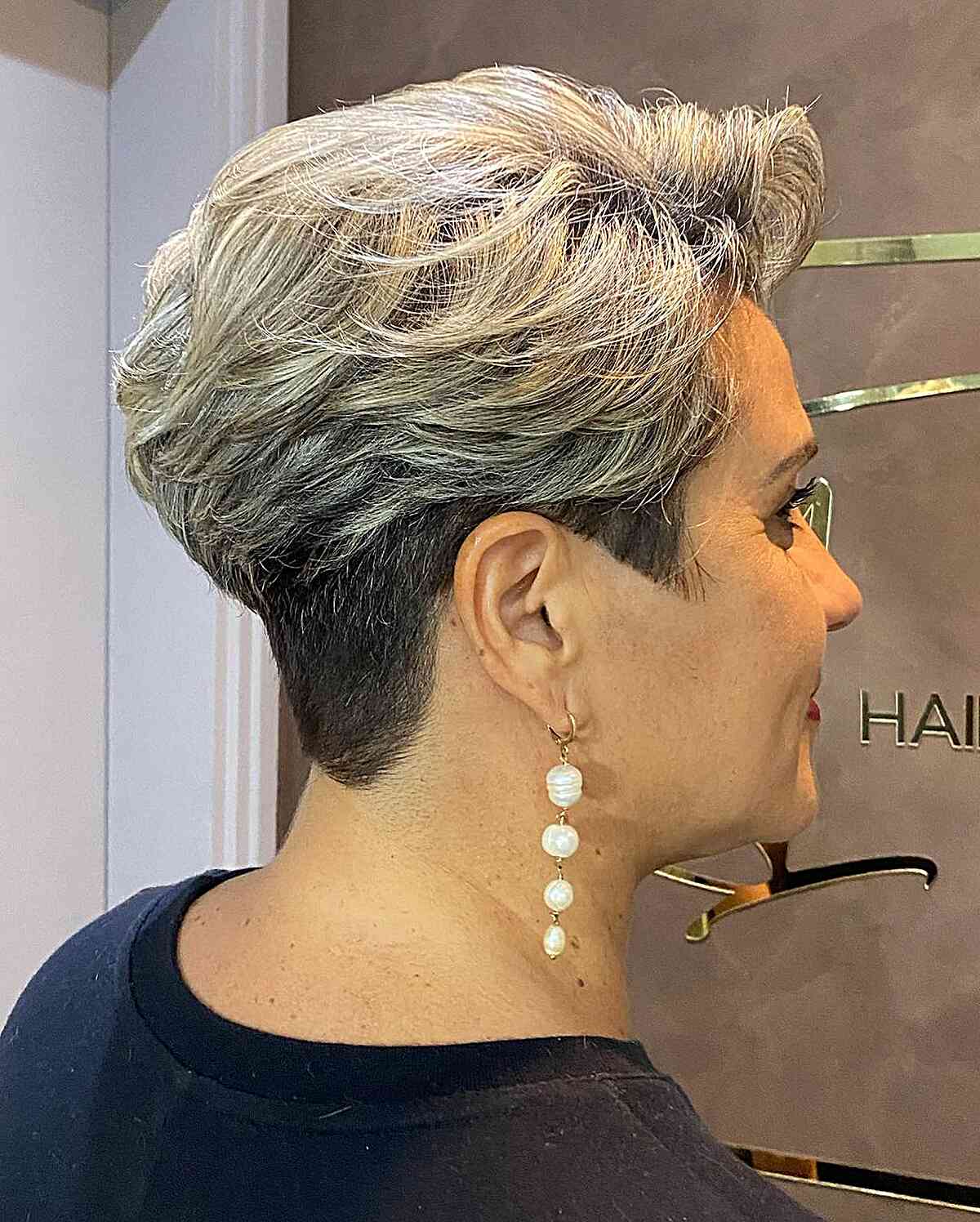 25 coupes Pixie tendance des années 90 :des styles pour chaque forme de visage